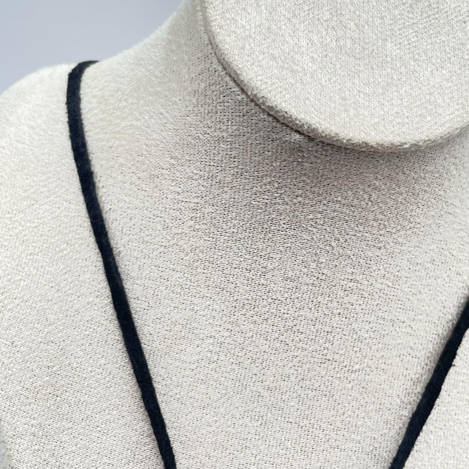 Vintage Y2K Faux Grey Marble Resin Pebbles Black Suede Cord Necklace Jewelry - Thumbnail 4