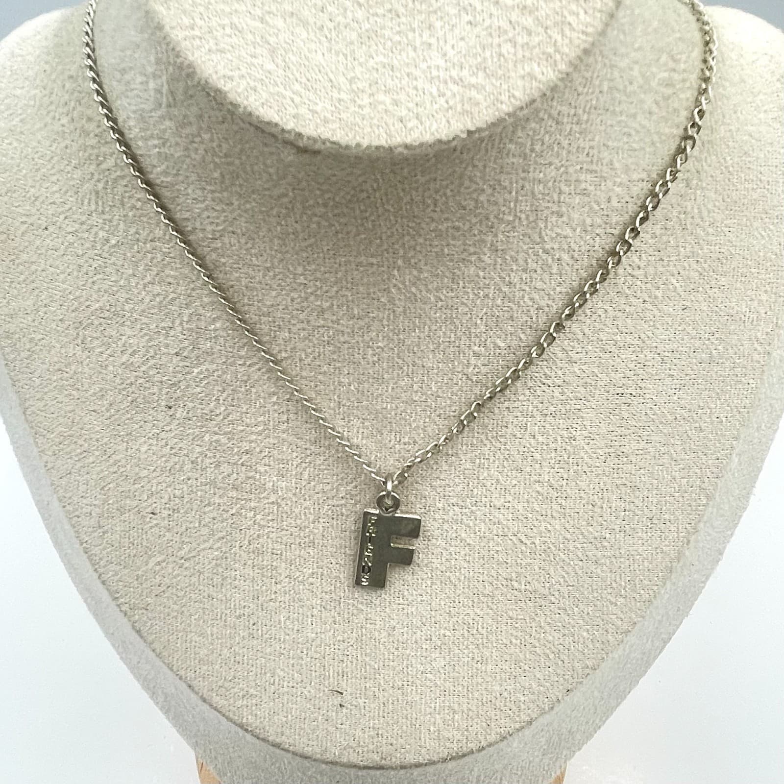 Vtg Friends TV Show Official Merchandise Initial F Pendant Necklace Silver Tone - Thumbnail 3