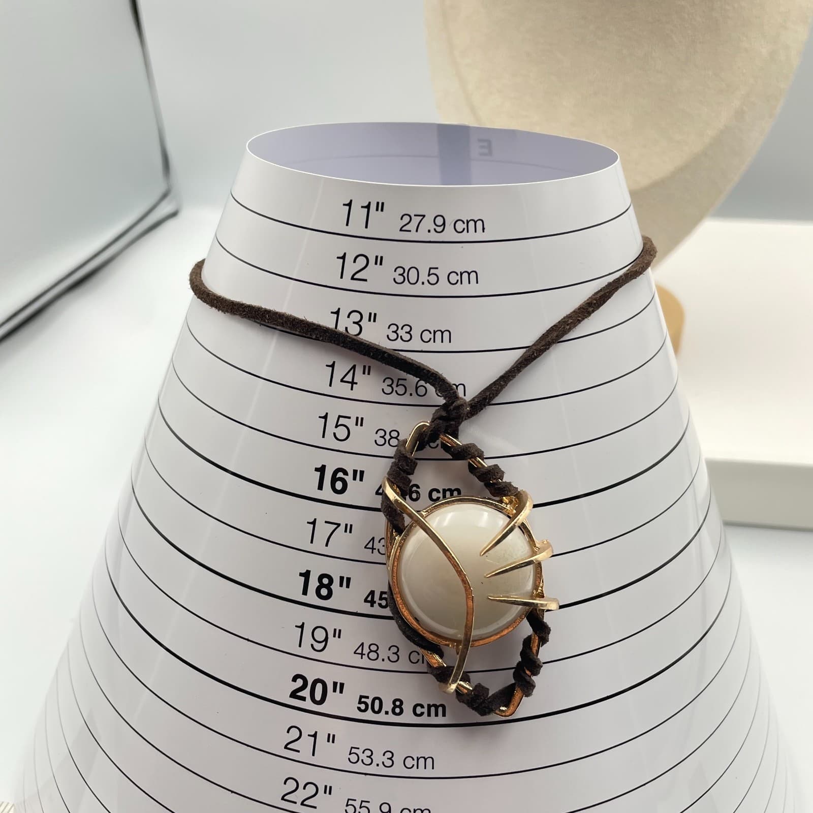 Vtg Boho Gold Tone White Moonstone Pendant Brown Faux Suede Cord Wrap Necklace - Thumbnail 8