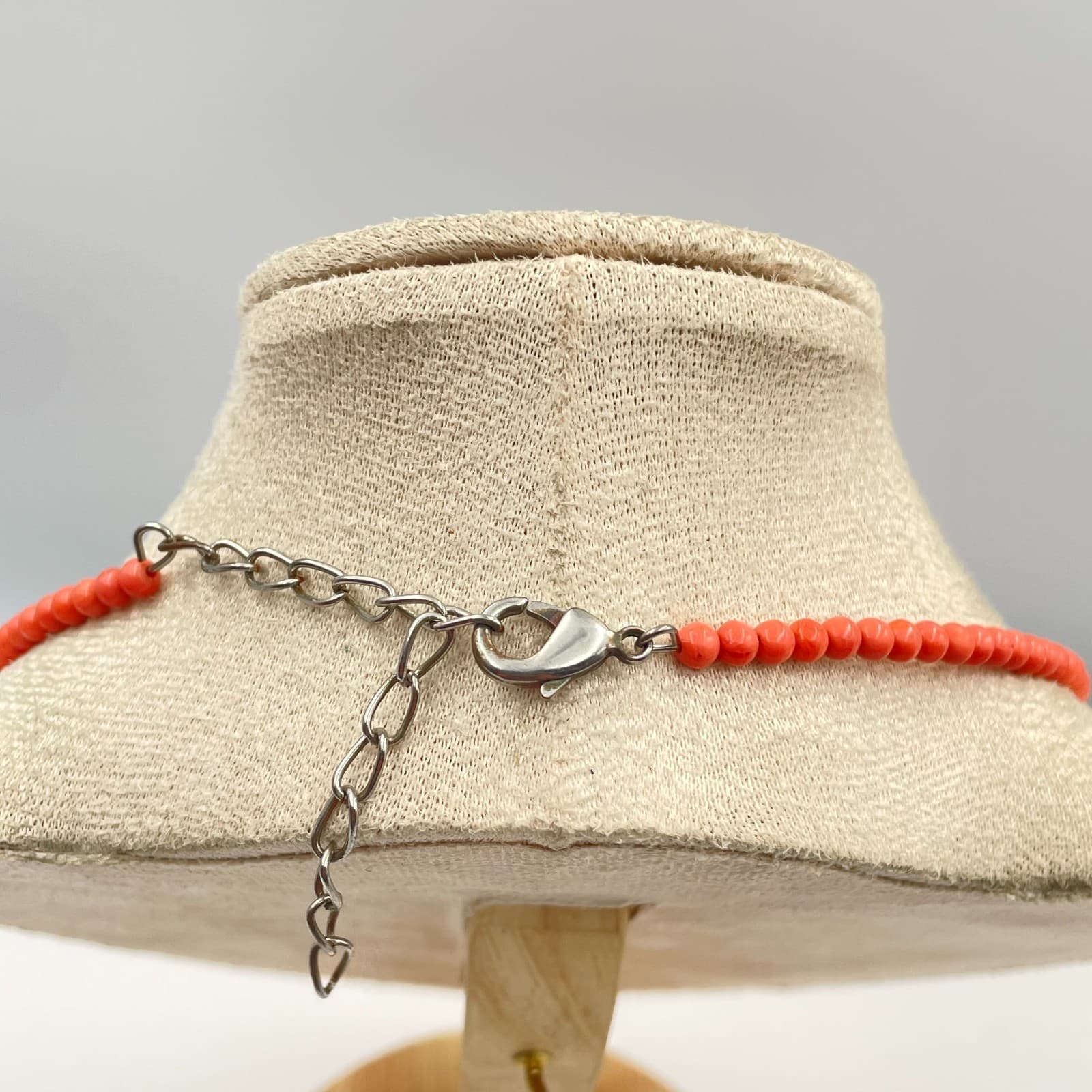 Vintage Coral Pink Beaded Necklace Gold Tone Filigree Accents Boho Statement - Thumbnail 6