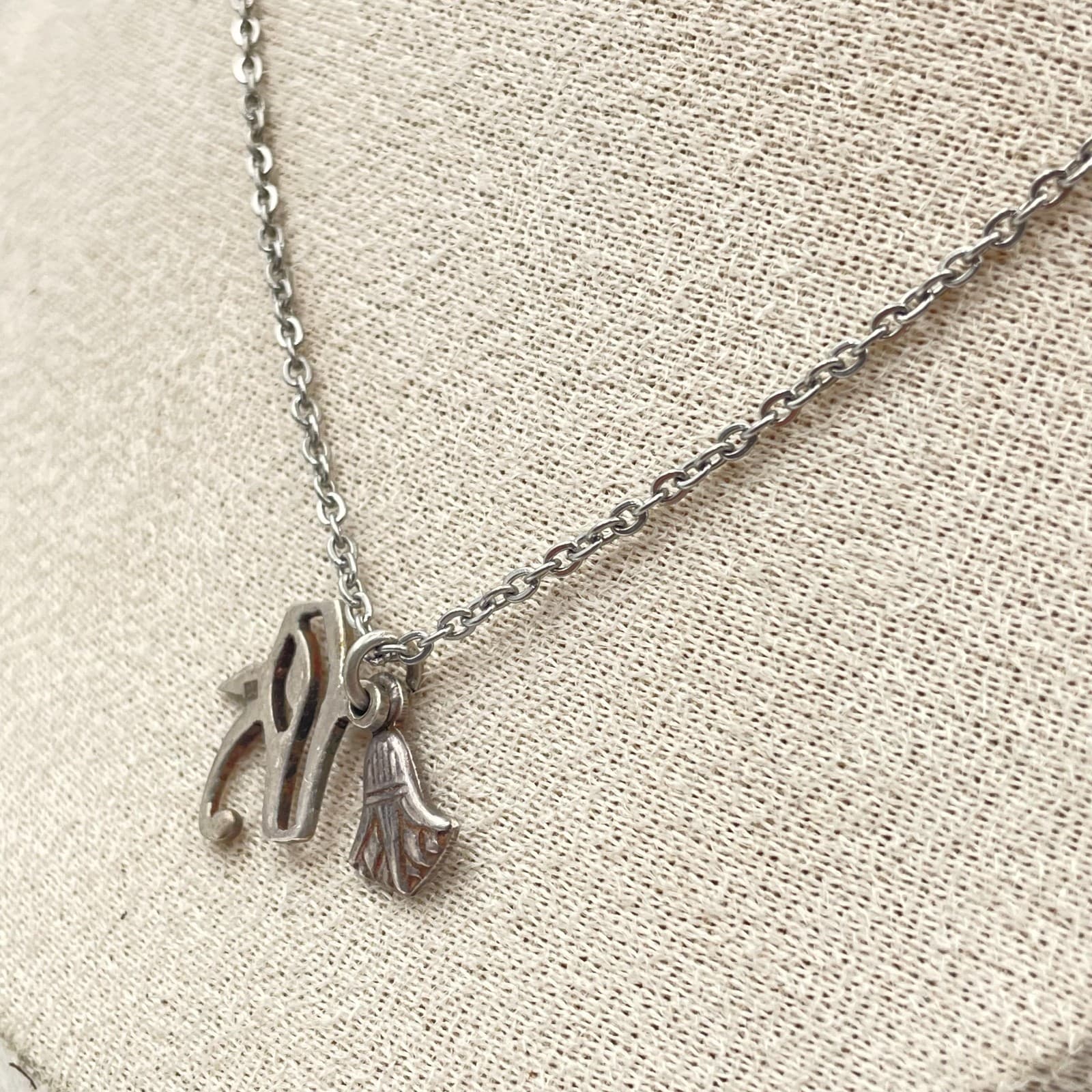 Vintage Silver Tone Ancient Egyptian Eye of Horus & Lotus Charm Necklace Jewelry - Thumbnail 5