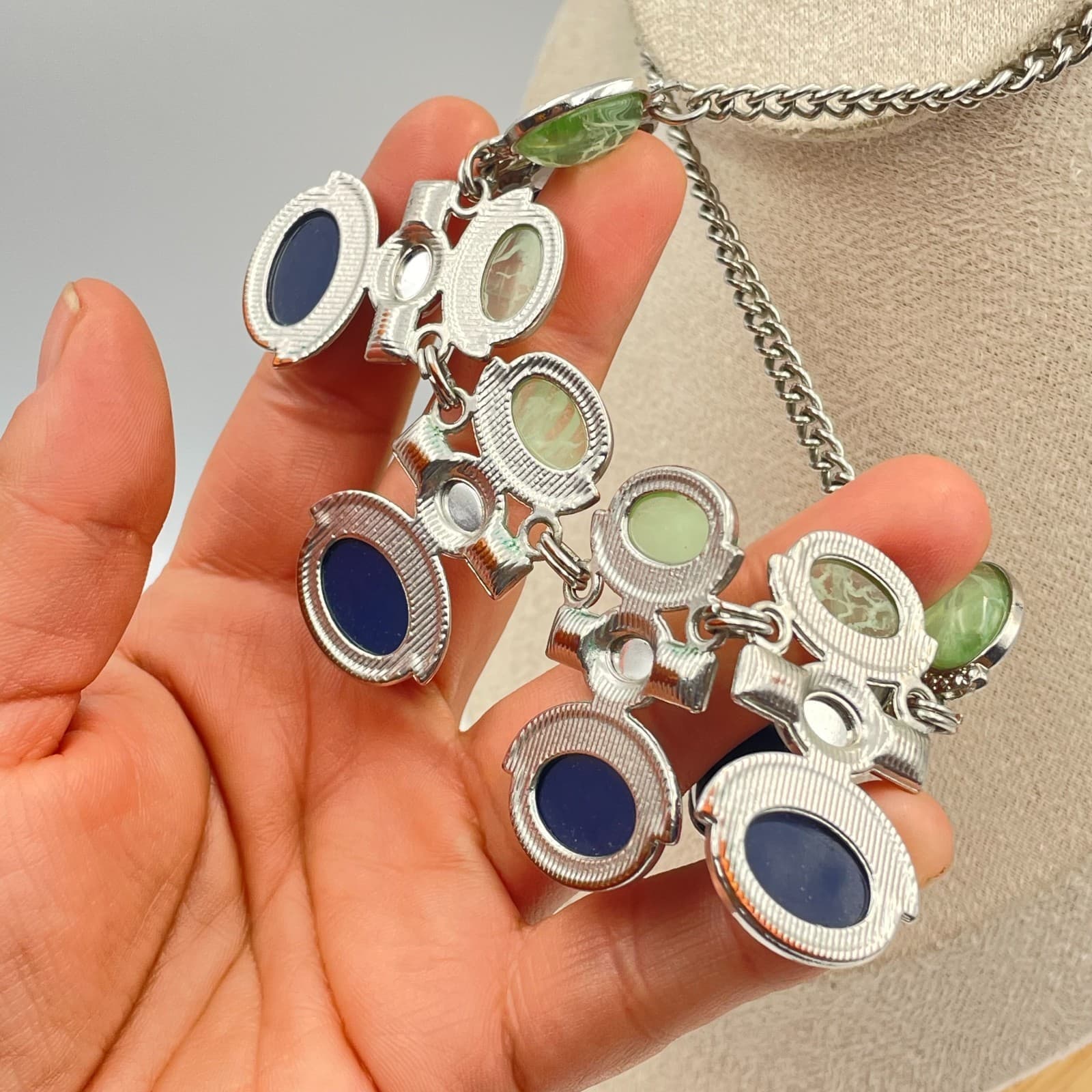 Vintage New York Necklace Silver Tone Blue Green White Cabochon Statement Bib - Thumbnail 7