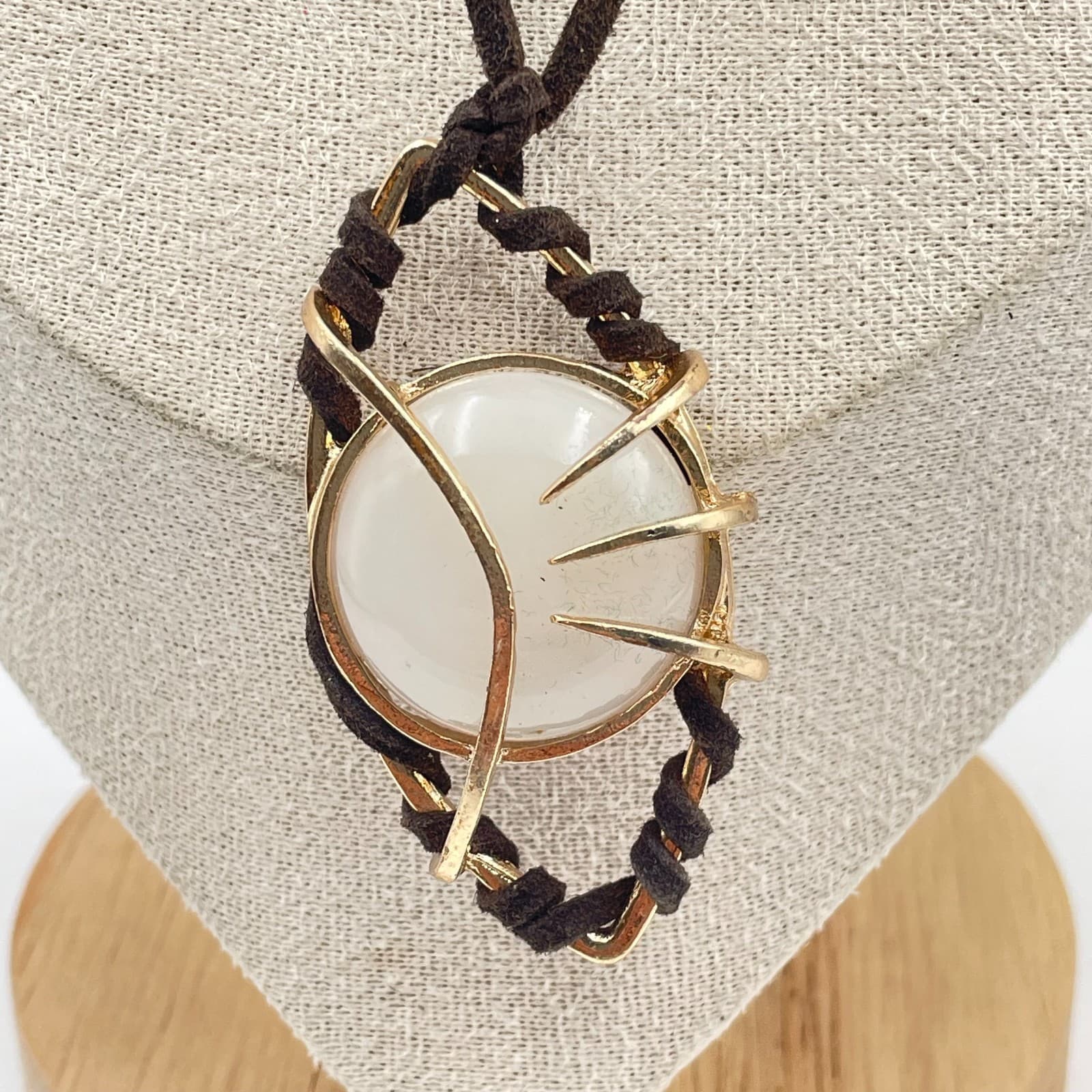 Vtg Boho Gold Tone White Moonstone Pendant Brown Faux Suede Cord Wrap Necklace - Thumbnail 3