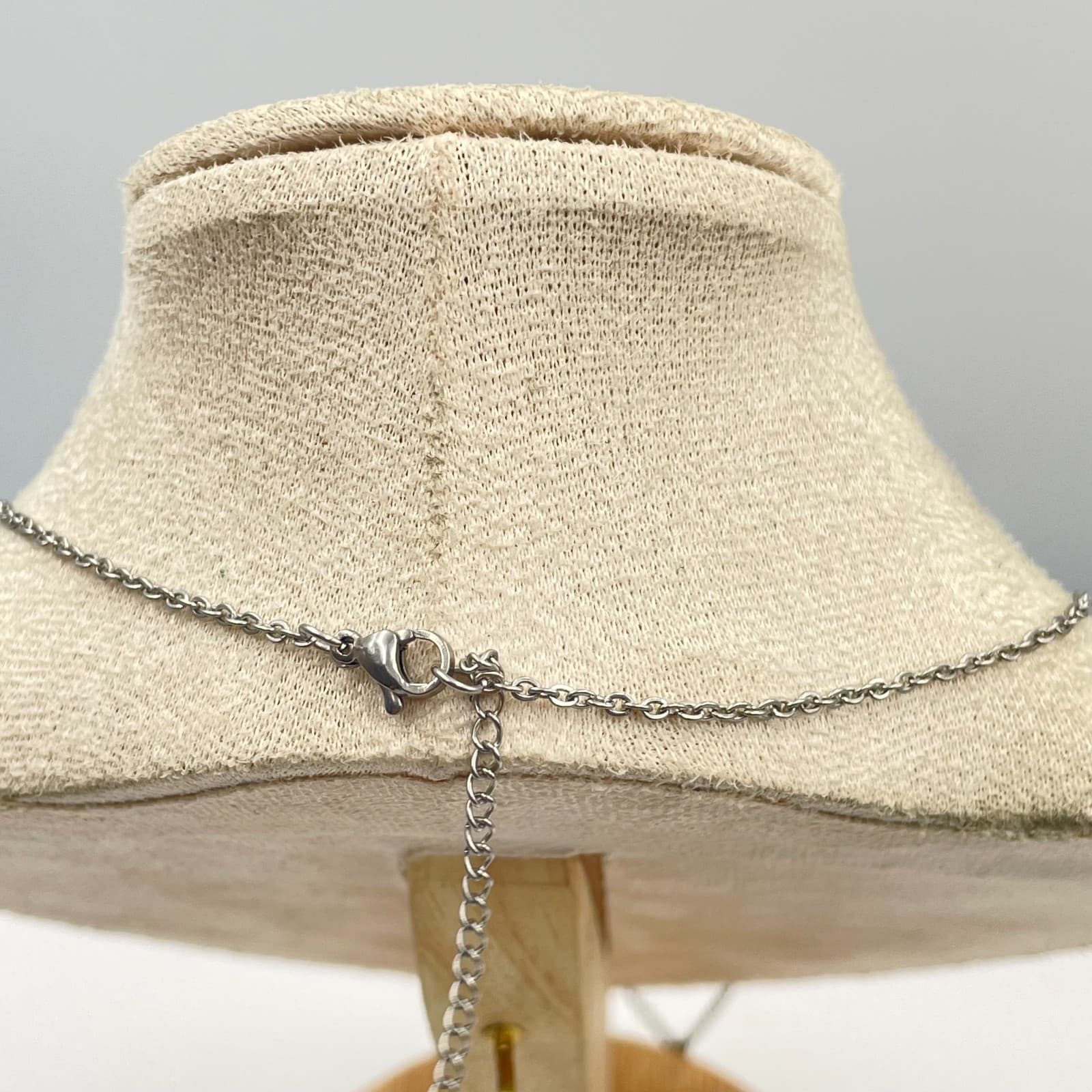 Vintage Silver Tone Ancient Egyptian Eye of Horus & Lotus Charm Necklace Jewelry - Thumbnail 6