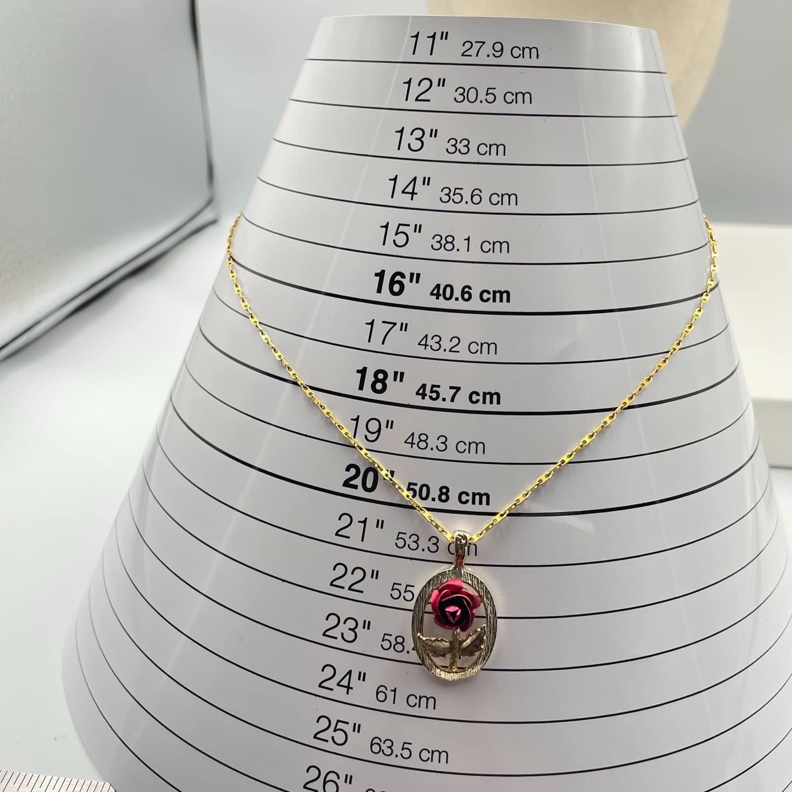 Vintage Gold Tone Red Enamel Rose Pendant Necklace 20" Oval Flower Jewelry Gift - Thumbnail 8