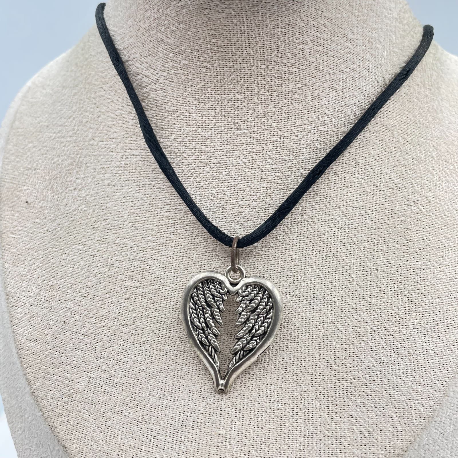 Vintage Angel Wing Heart Pendant Necklace Black Cord 22" Silver Tone Gothic Boho - Thumbnail 3