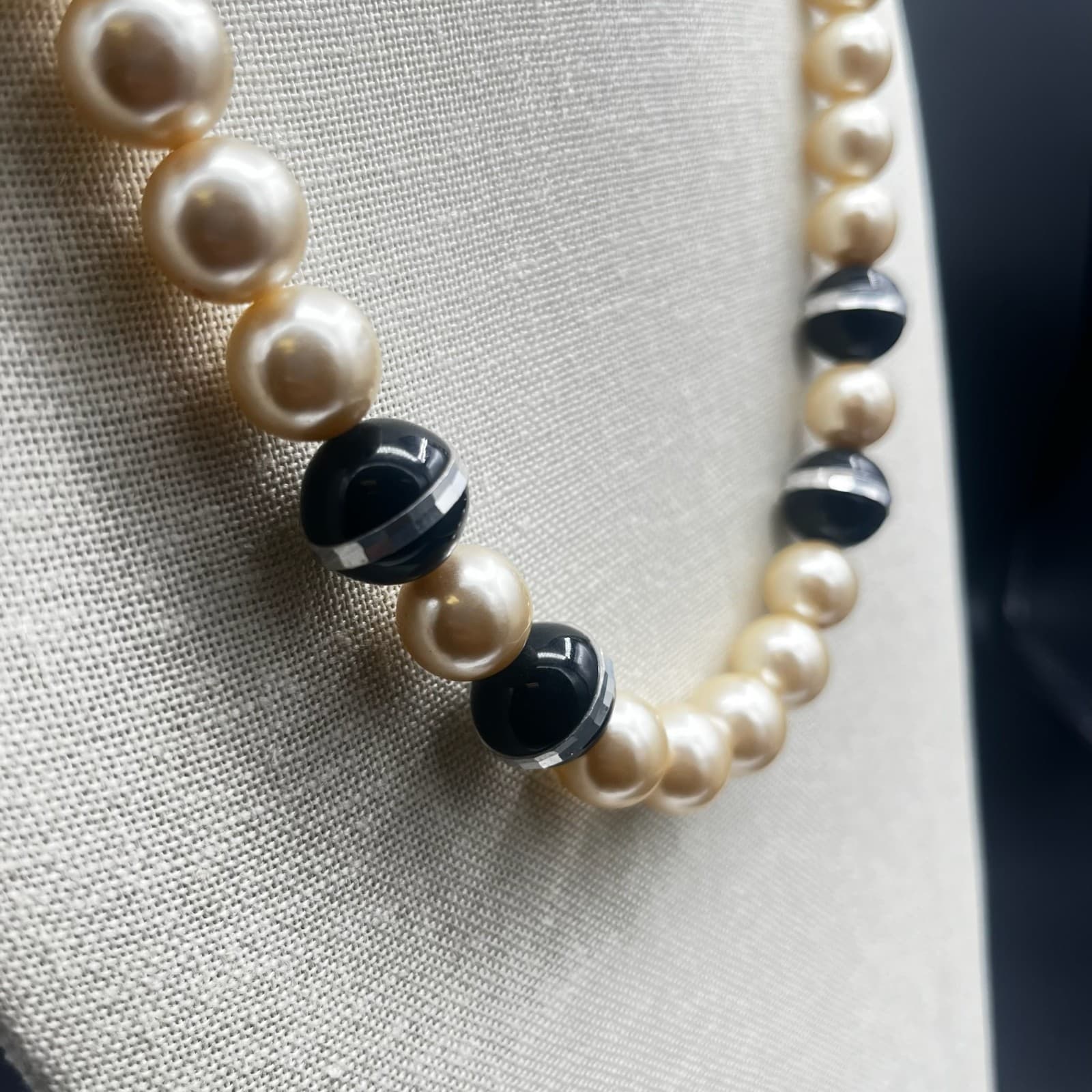 Vintage Cream Pearl Bead Necklace w/ Black Striped Accents Retro Statement Chic - Thumbnail 2