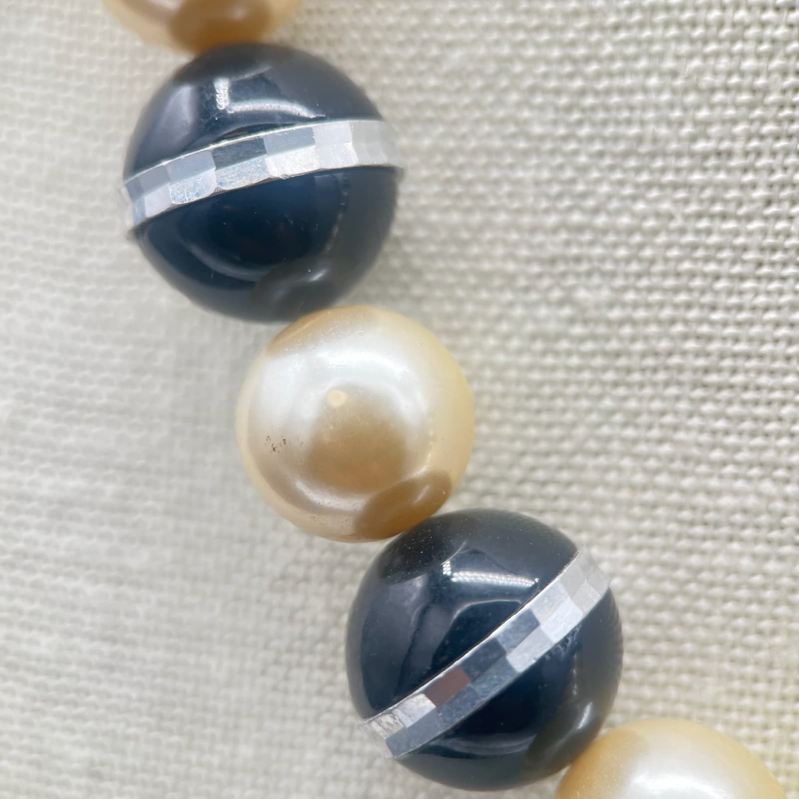 Vintage Cream Pearl Bead Necklace w/ Black Striped Accents Retro Statement Chic - Thumbnail 5