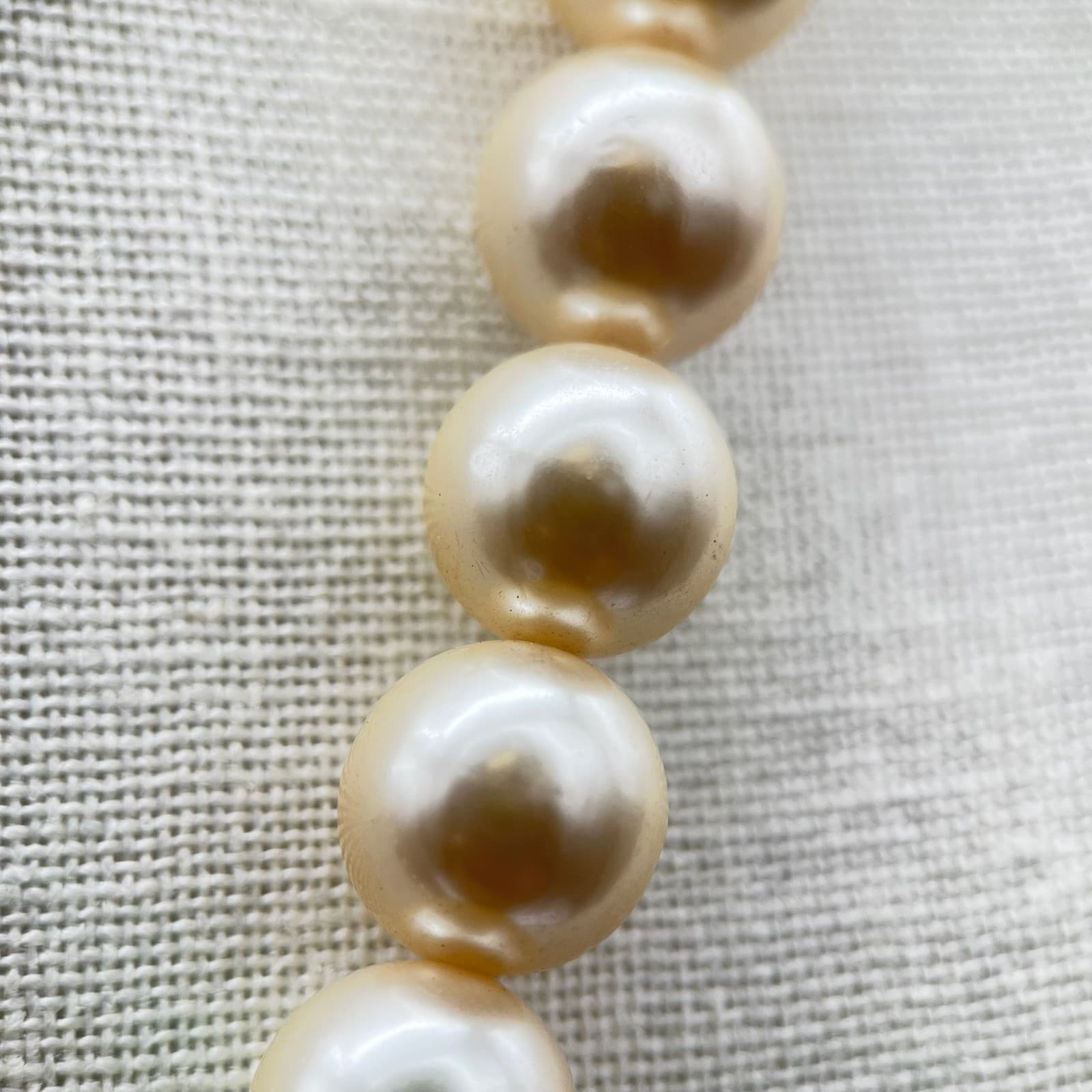 Vintage Cream Pearl Bead Necklace w/ Black Striped Accents Retro Statement Chic - Thumbnail 6