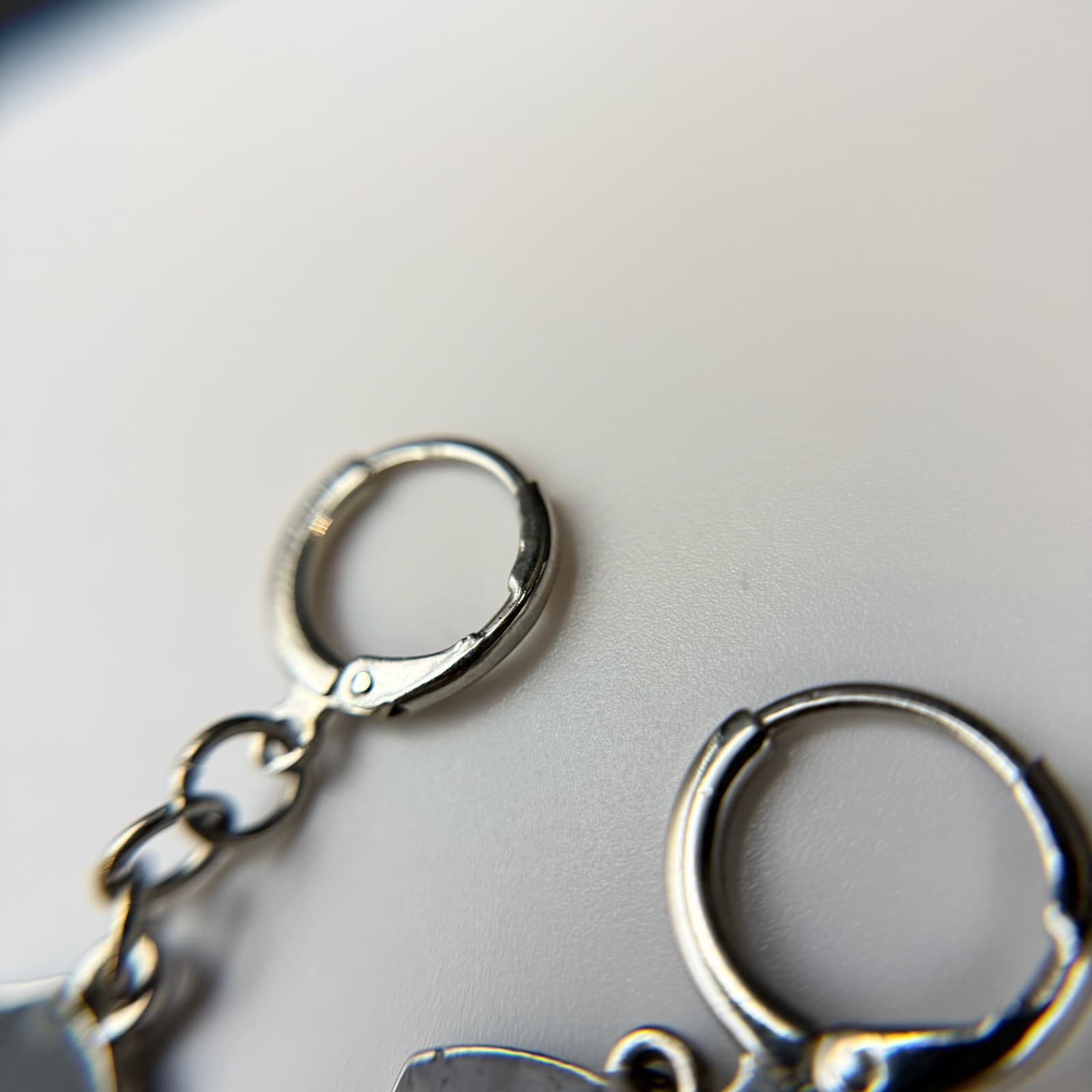 Vintage Silver-Tone Enamel Mia Wallace & Vincent Vega Couple Classic Dangle - Thumbnail 10