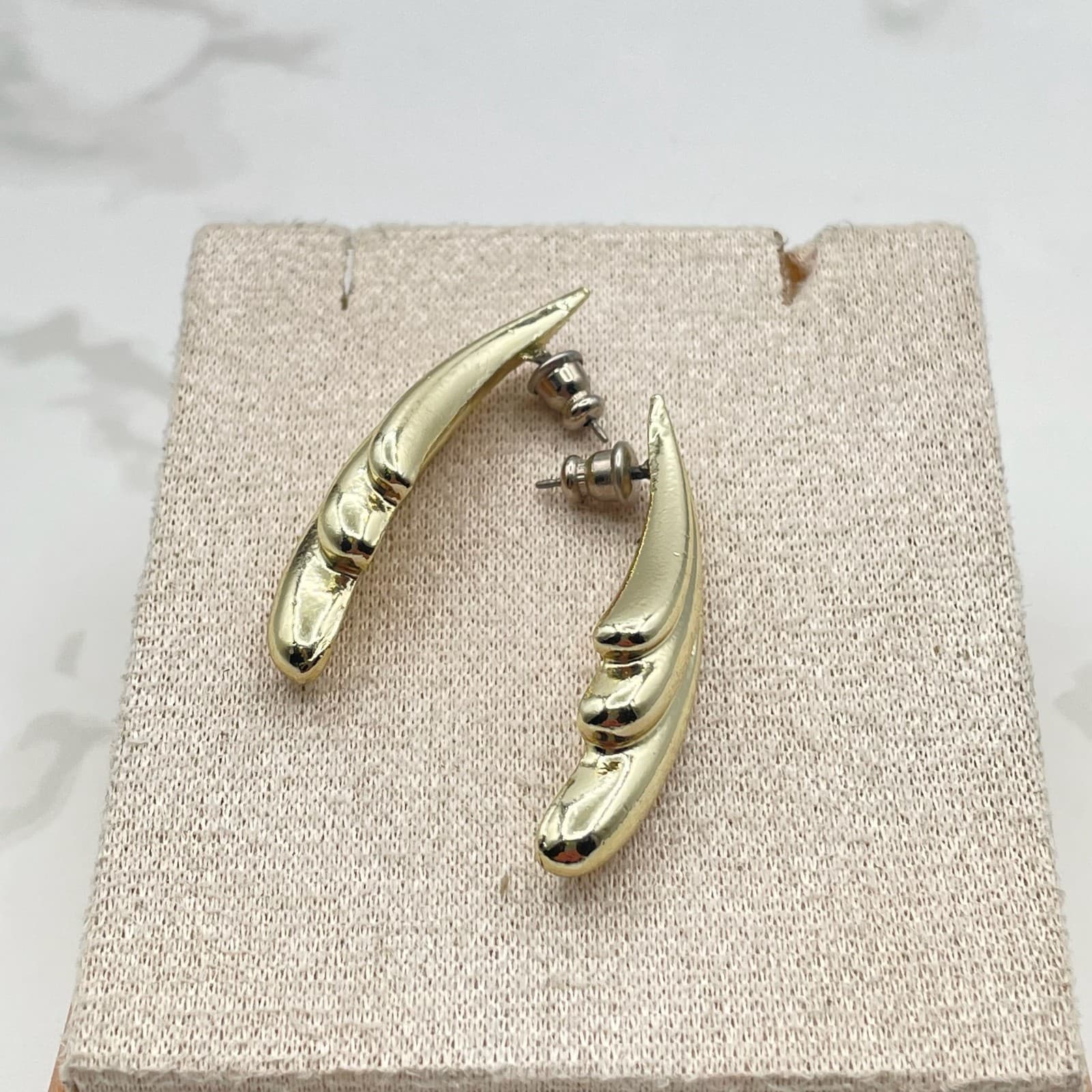 Vintage VTG Gold Tone Dangle Earrings Shiny Abstract Wing Mid-Century Modern - Thumbnail 6