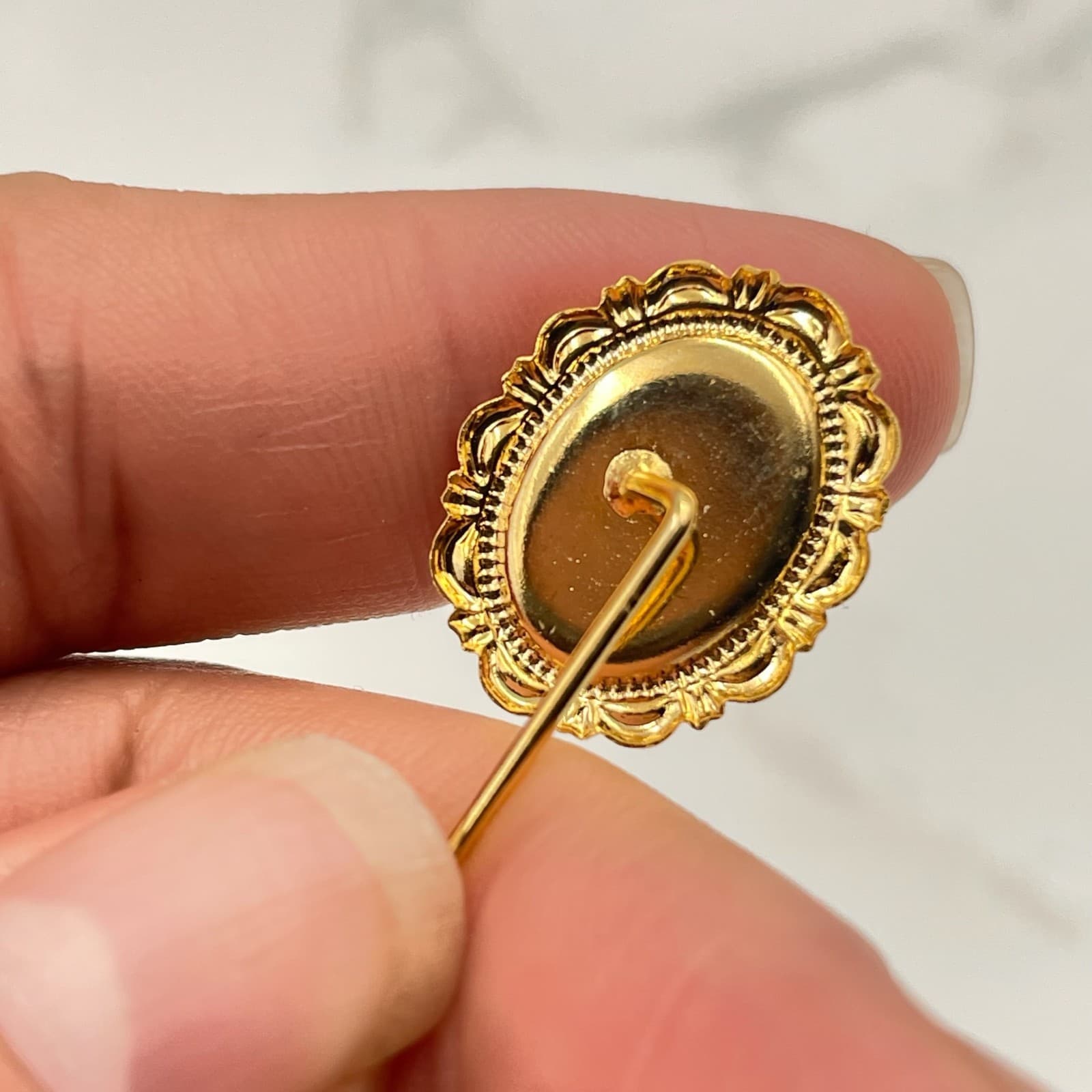 Vintage VTG Cameo Hat Pin Stick Pin Gold Tone White Portrait 2 3/4" Long Classic - Thumbnail 5