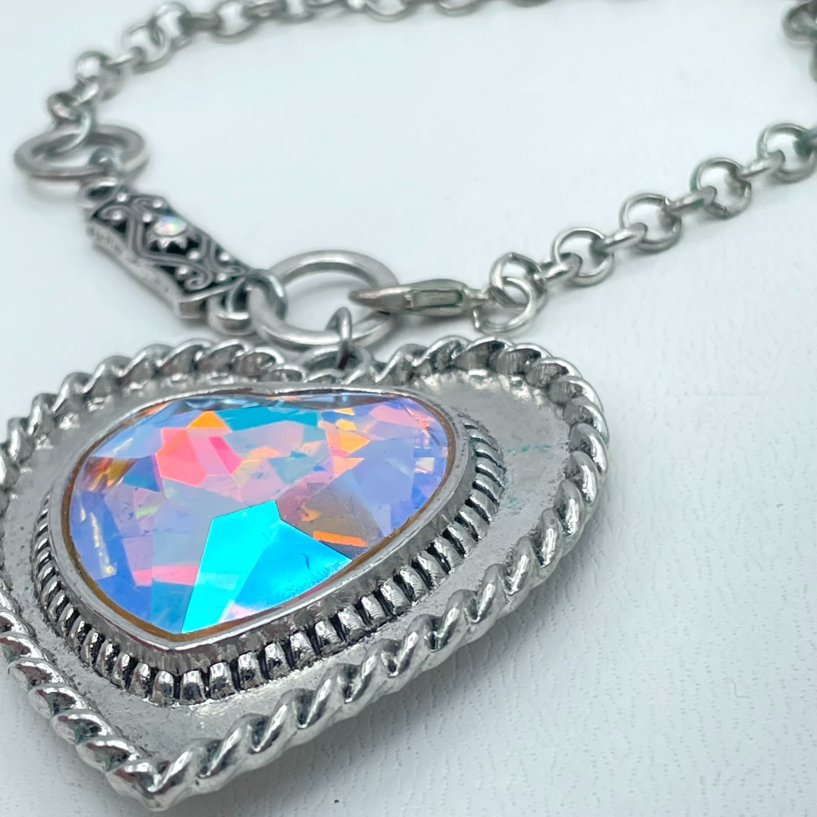 Vintage 90s Silver Tone Rope Border Iridescent Heart Charm Bracelet Jewelry - Thumbnail 6