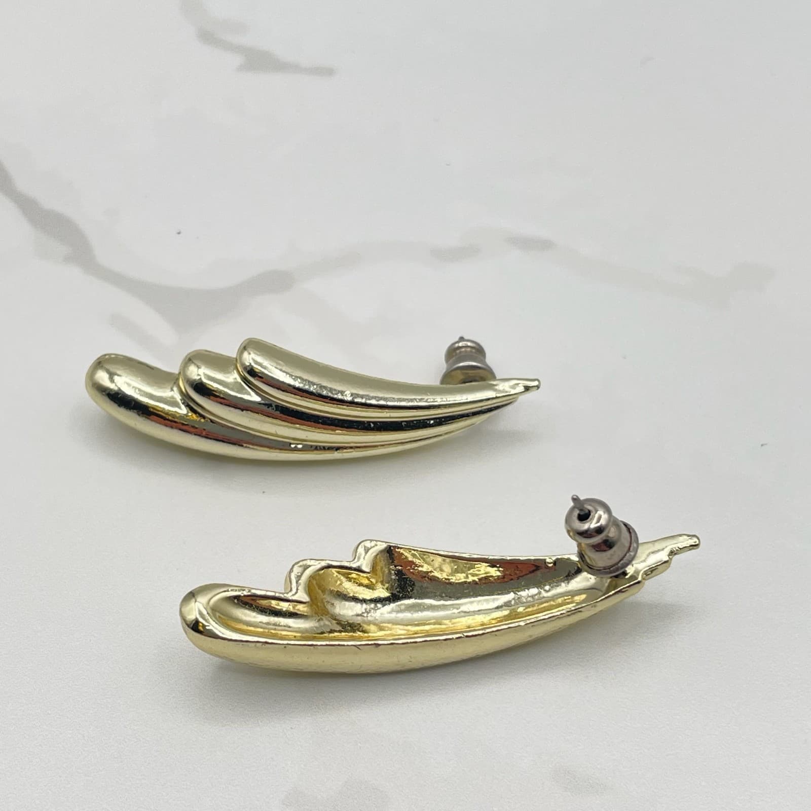 Vintage VTG Gold Tone Dangle Earrings Shiny Abstract Wing Mid-Century Modern - Thumbnail 2