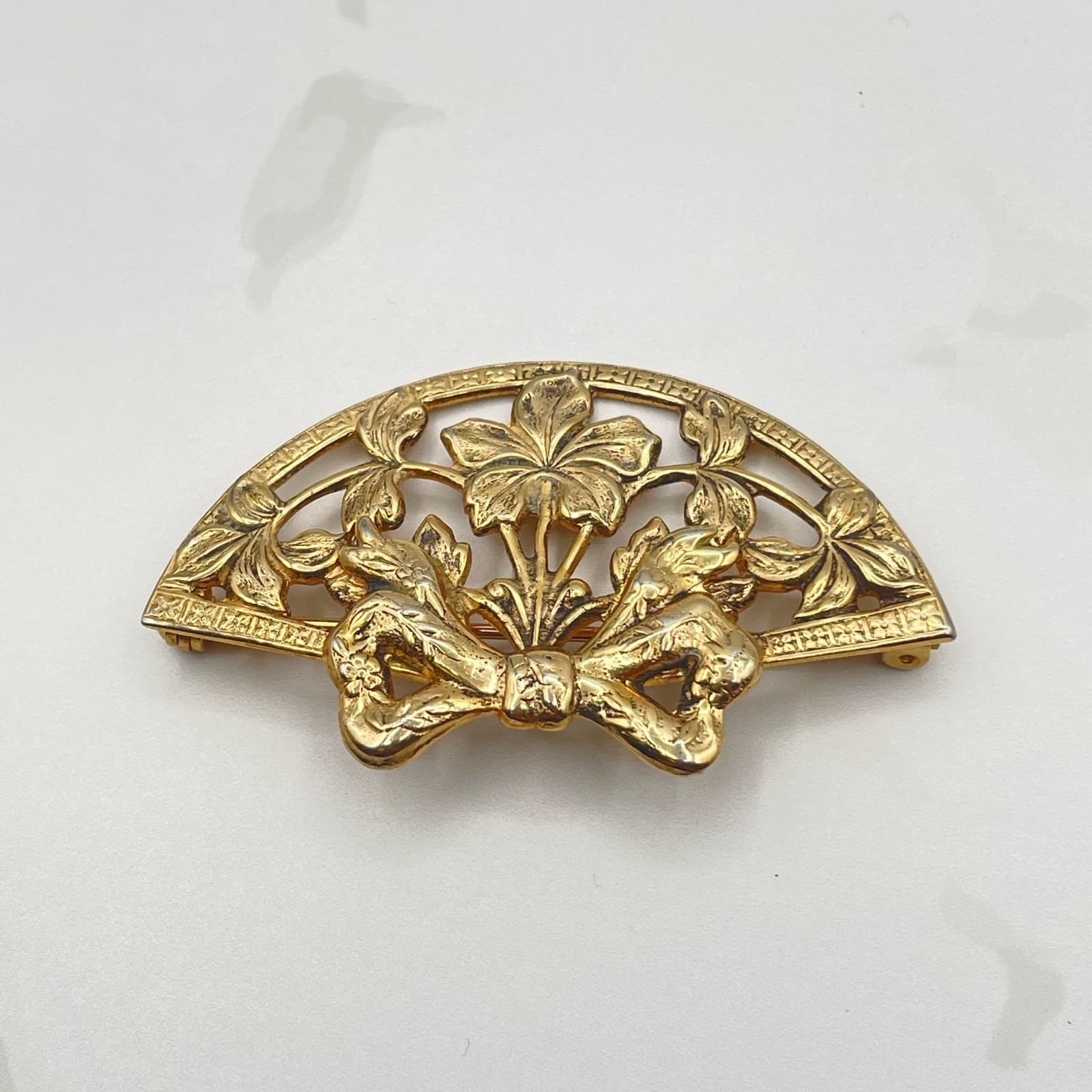 Vintage VTG Gold Tone Brooch Carved Rose Flower Filigree Leaf Pin Floral - Thumbnail 4