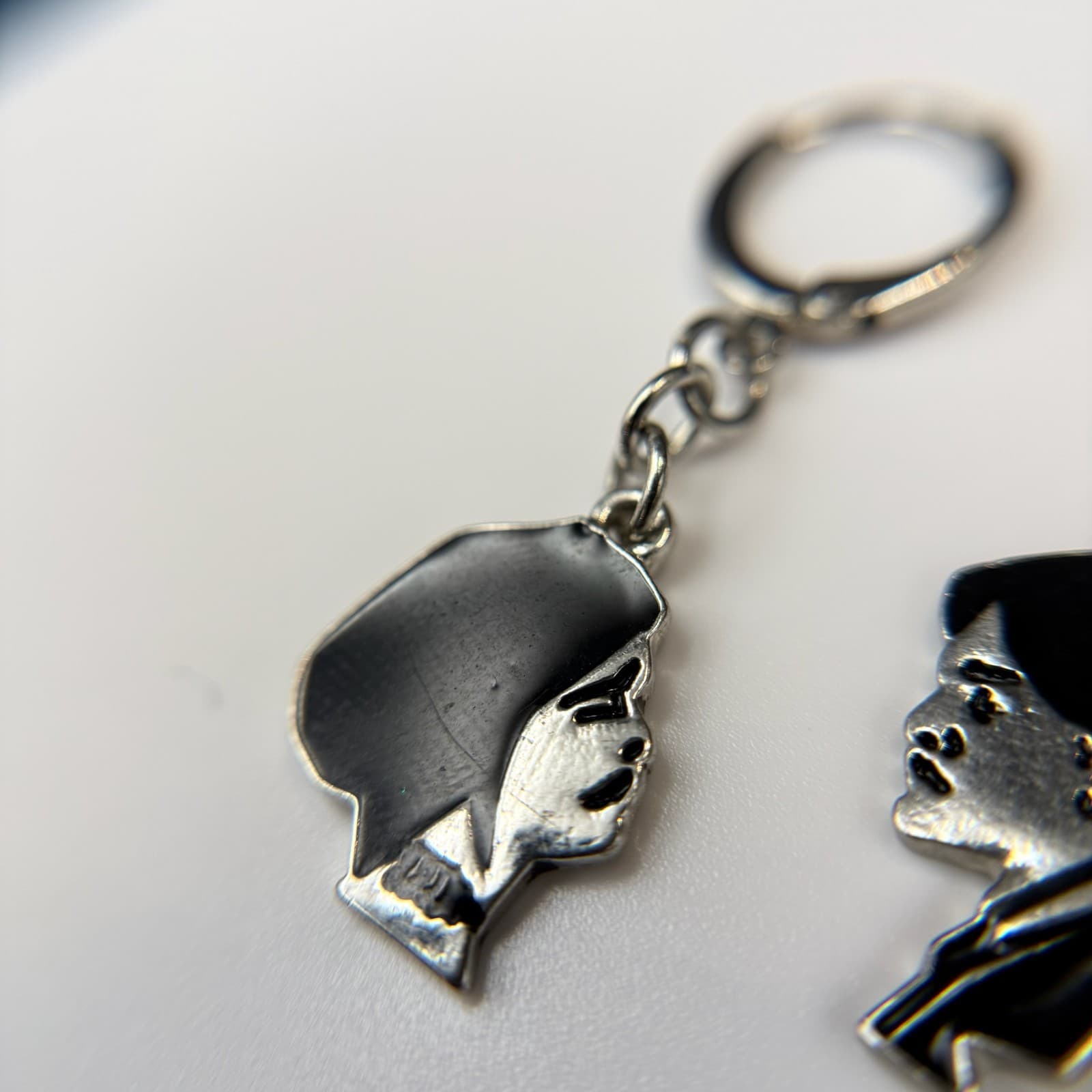 Vintage Silver-Tone Enamel Mia Wallace & Vincent Vega Couple Classic Dangle - Thumbnail 9