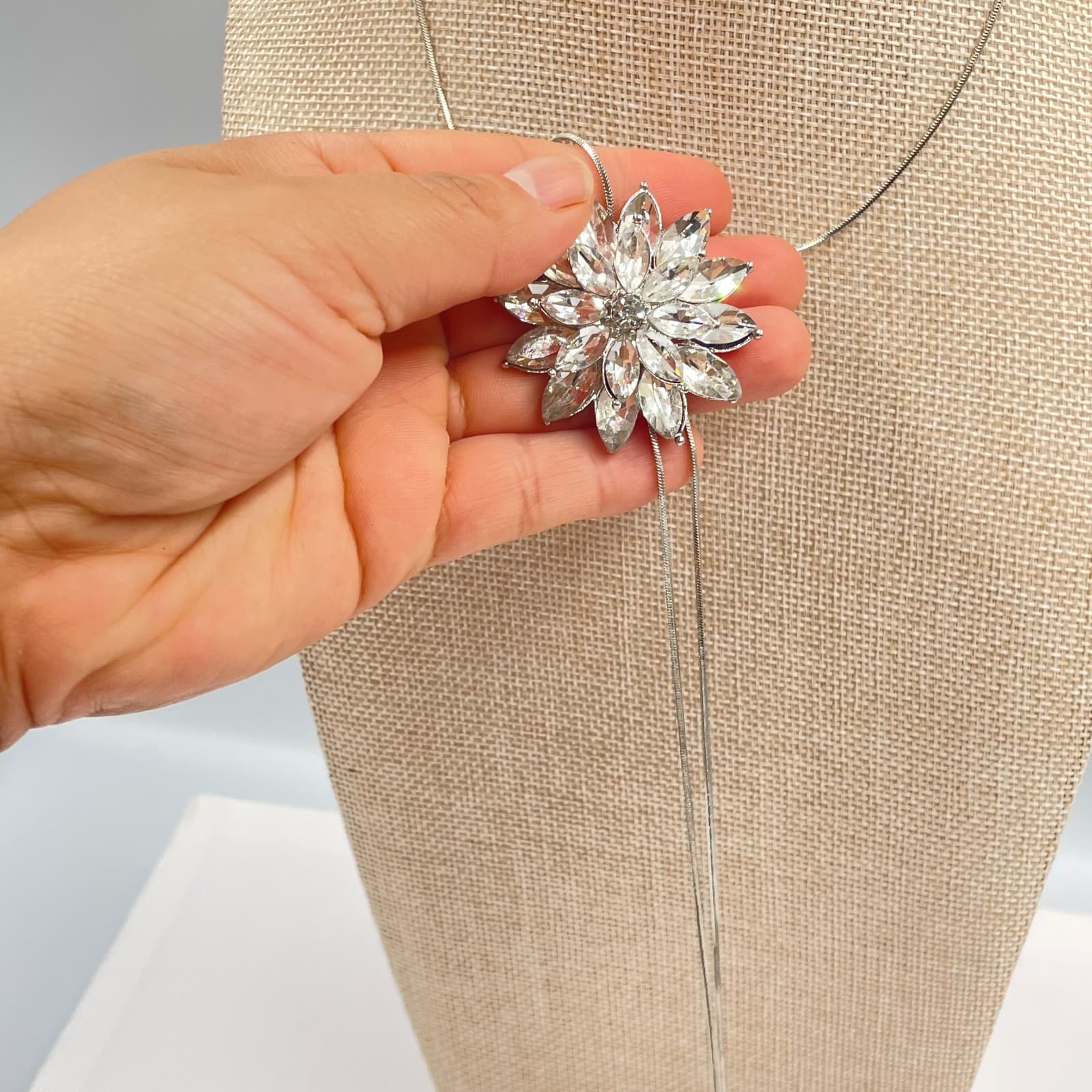 Vintage Silver Tone Crystal Sunflower Lariat Necklace Adjustable Snake Chain 17" - Thumbnail 7