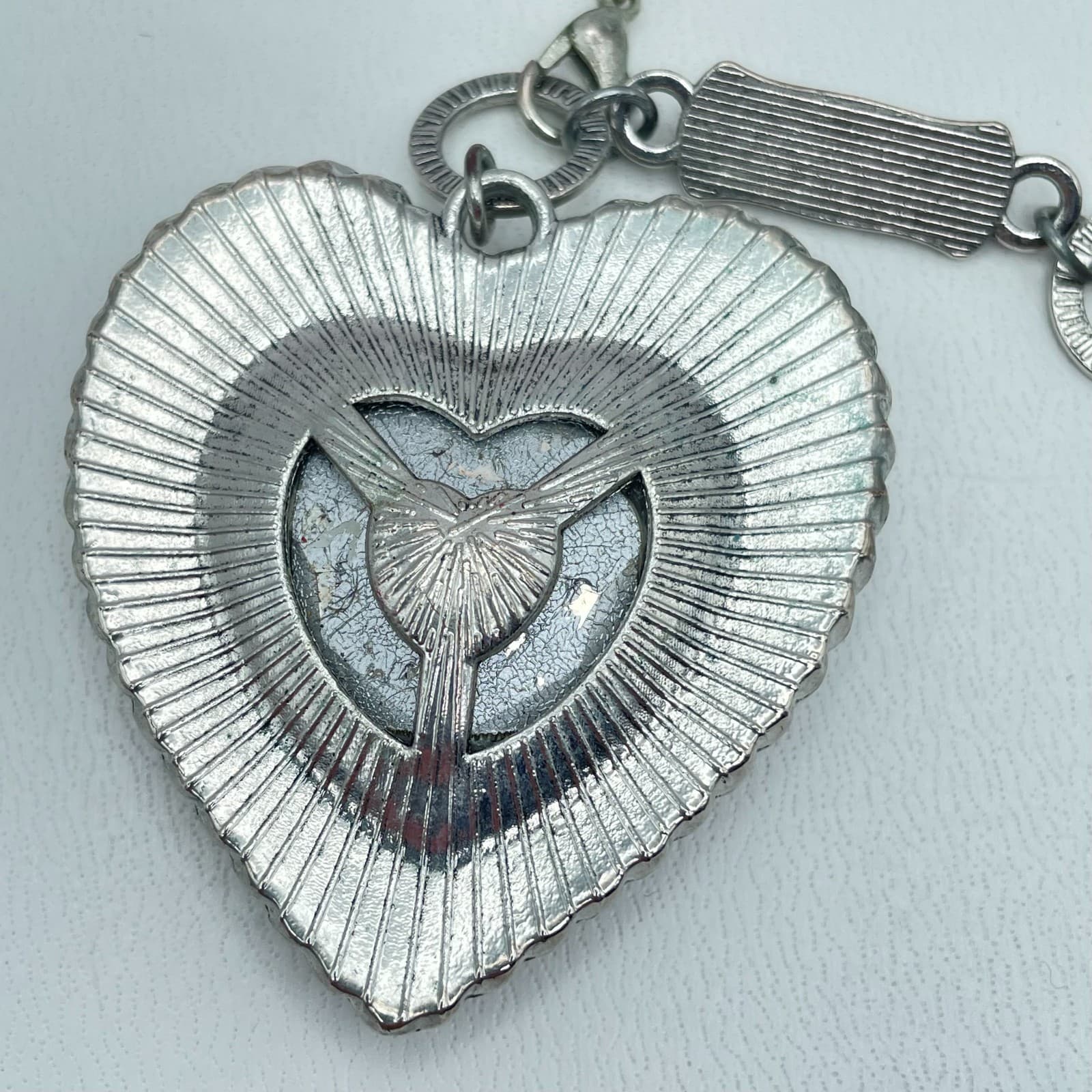 Vintage 90s Silver Tone Rope Border Iridescent Heart Charm Bracelet Jewelry - Thumbnail 3