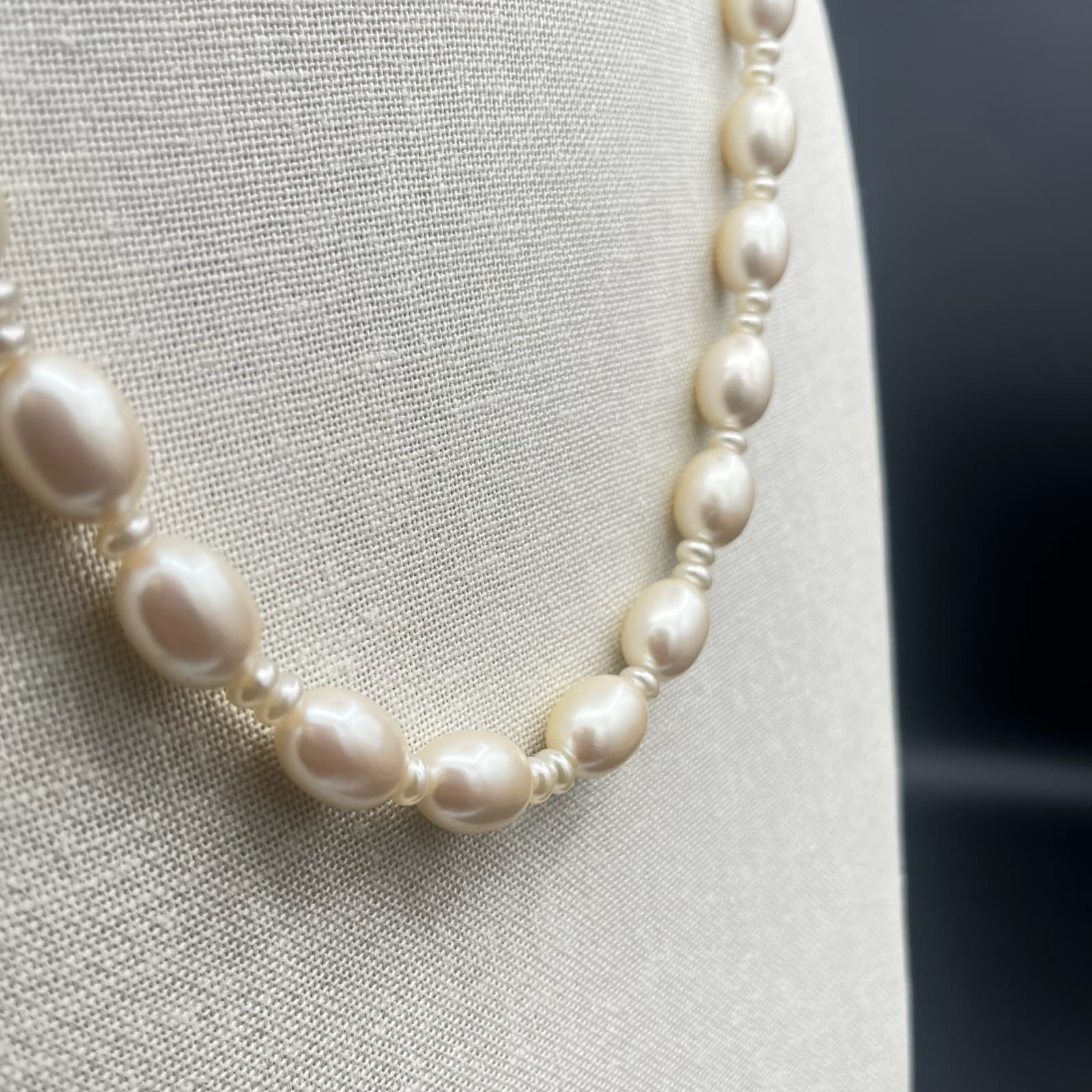 Vintage Elegant Faux Pearl Bead Necklace Classic Y2K Bridal Chic - Thumbnail 2