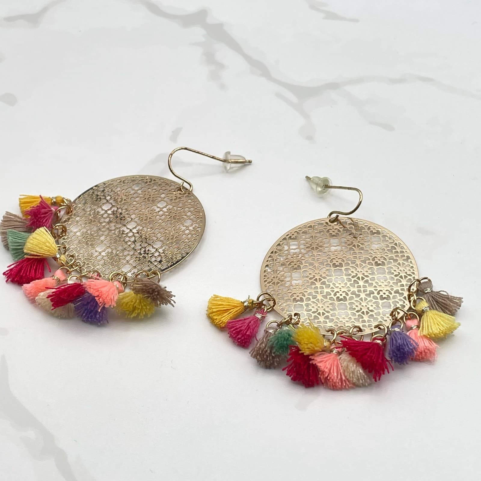 Vintage VTG Gold Tone Filigree Dangle Earrings Boho Multicolor Tassel Fringe - Thumbnail 2