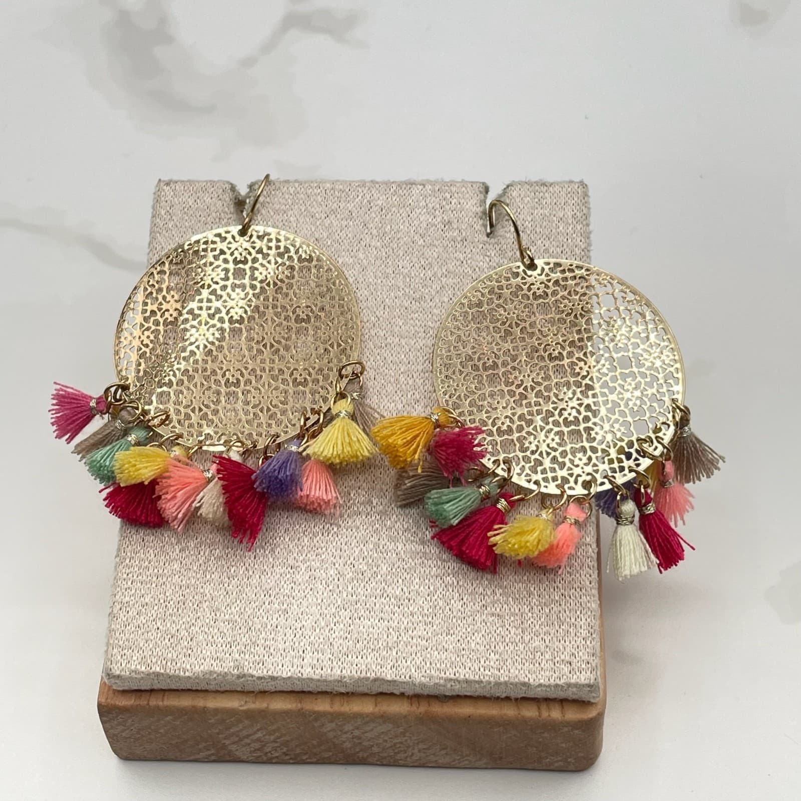 Vintage VTG Gold Tone Filigree Dangle Earrings Boho Multicolor Tassel Fringe - Thumbnail 6