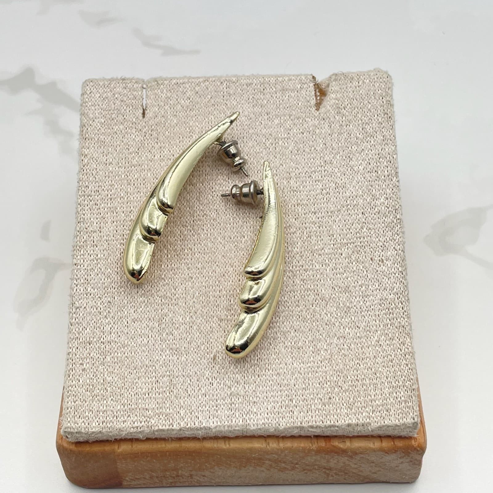 Vintage VTG Gold Tone Dangle Earrings Shiny Abstract Wing Mid-Century Modern - Thumbnail 5