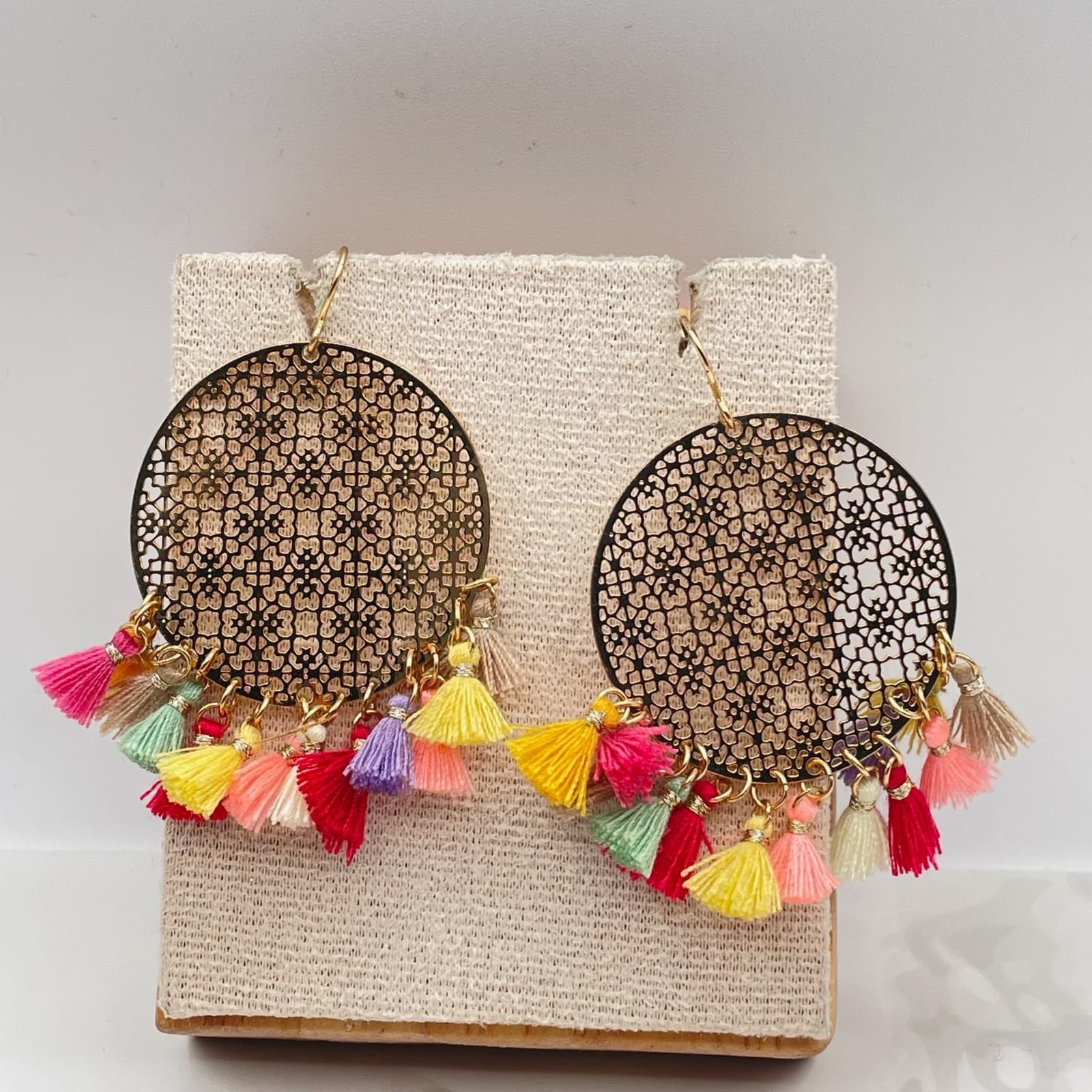 Vintage VTG Gold Tone Filigree Dangle Earrings Boho Multicolor Tassel Fringe - Thumbnail 8