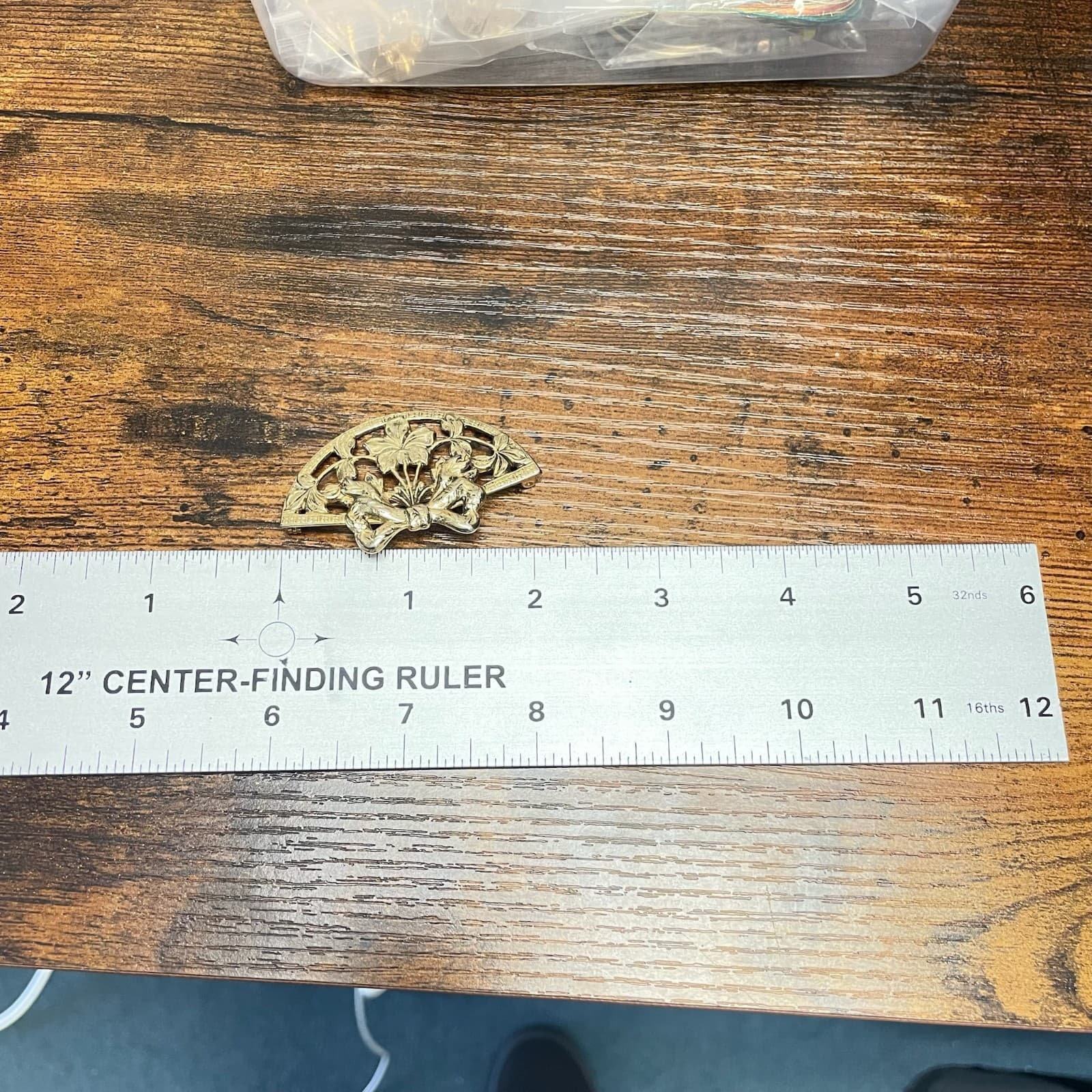 Vintage VTG Gold Tone Brooch Carved Rose Flower Filigree Leaf Pin Floral - Thumbnail 2