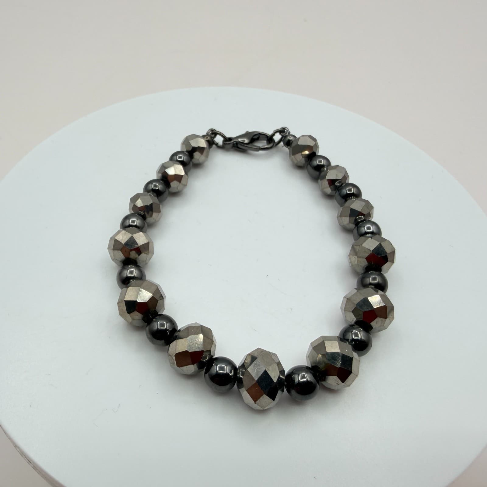 Vintage 90s Gunmetal Tone Round Faceted Beaded Stretch Bracelet Women's Jewelry - Thumbnail 2