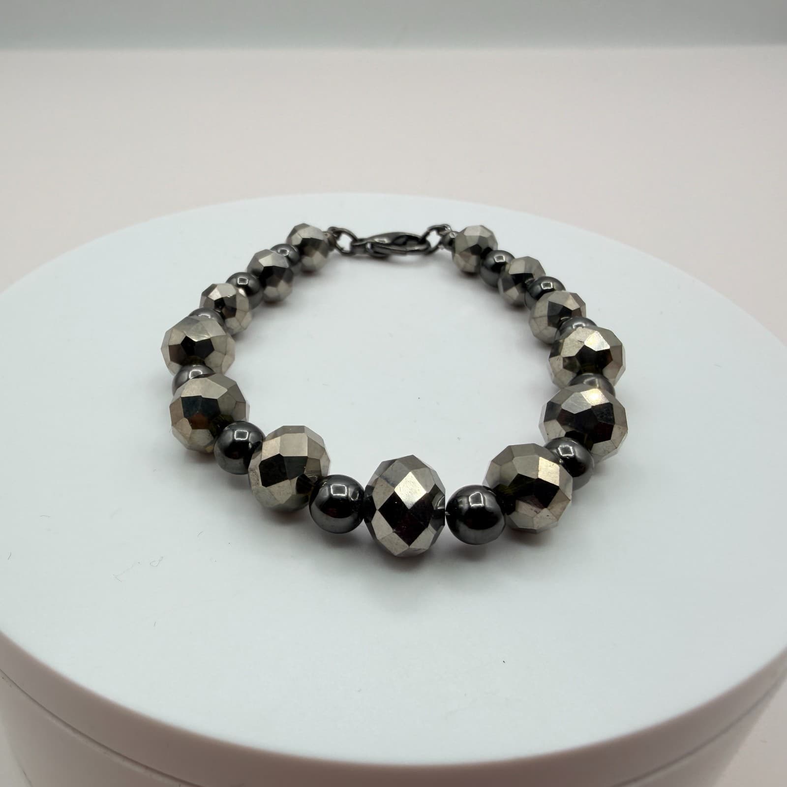 Vintage 90s Gunmetal Tone Round Faceted Beaded Stretch Bracelet Women's Jewelry - Thumbnail 7