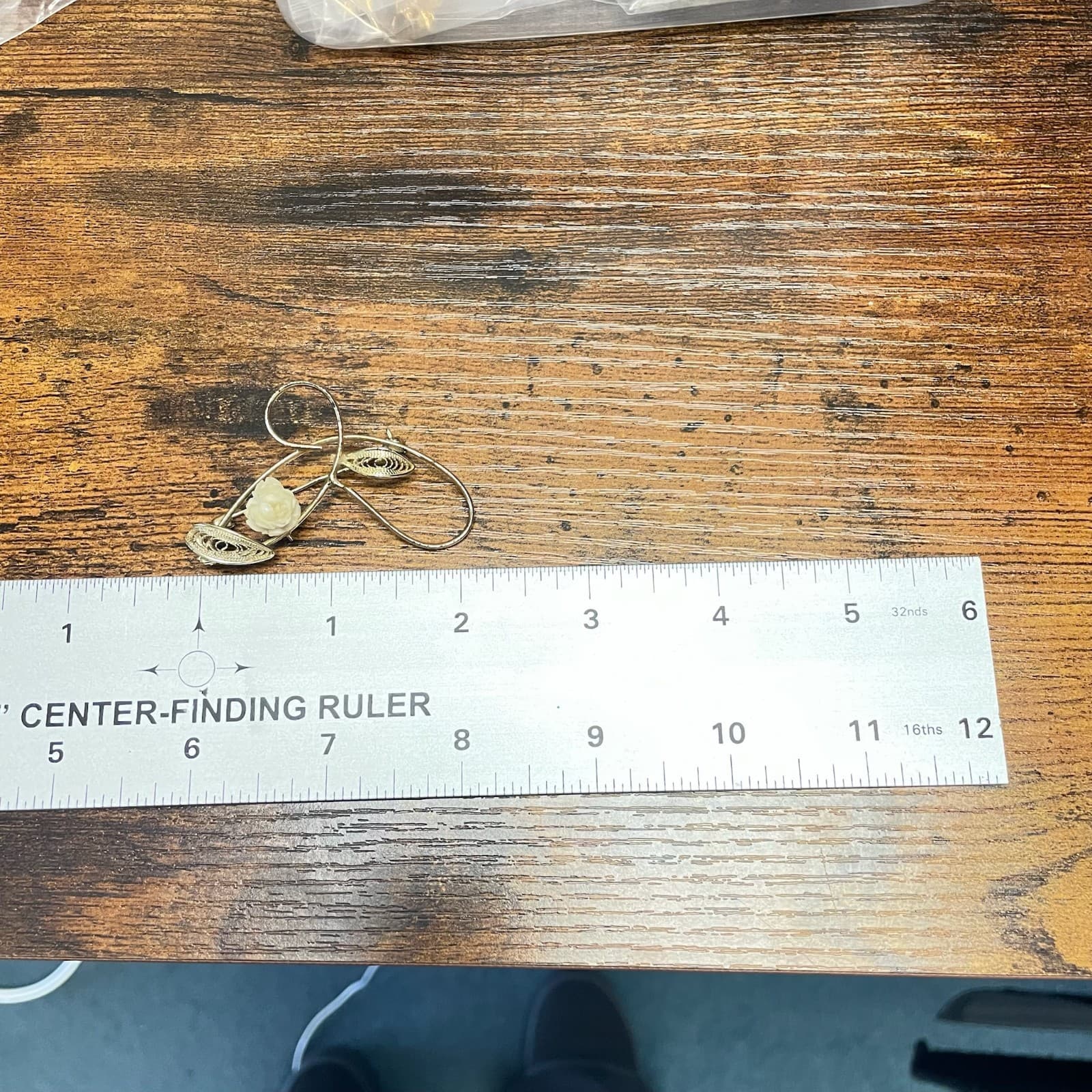 Vintage VTG Gold Tone Brooch Carved Rose Flower Filigree Leaf Pin Floral Signed - Thumbnail 3