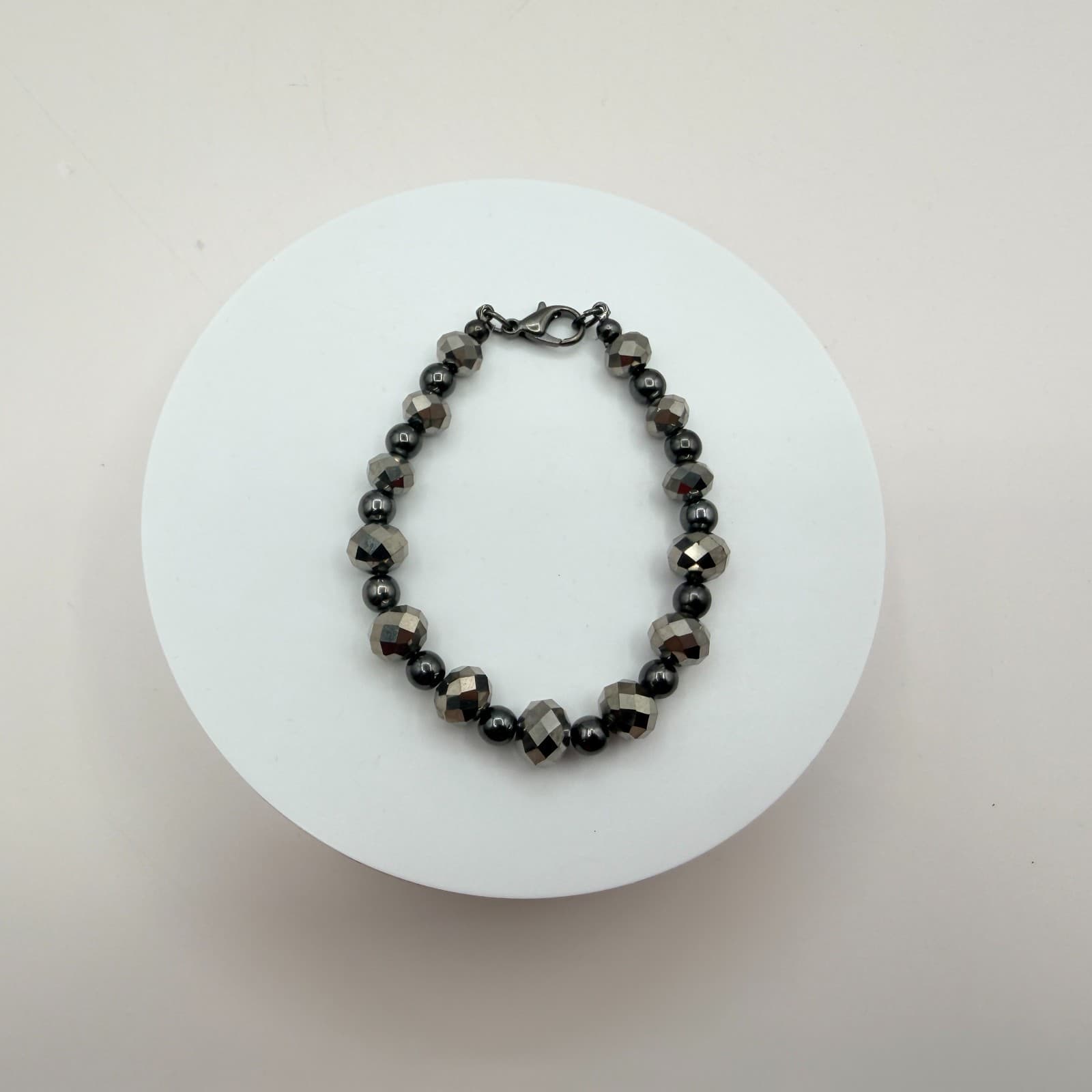 Vintage 90s Gunmetal Tone Round Faceted Beaded Stretch Bracelet Women's Jewelry - Thumbnail 8