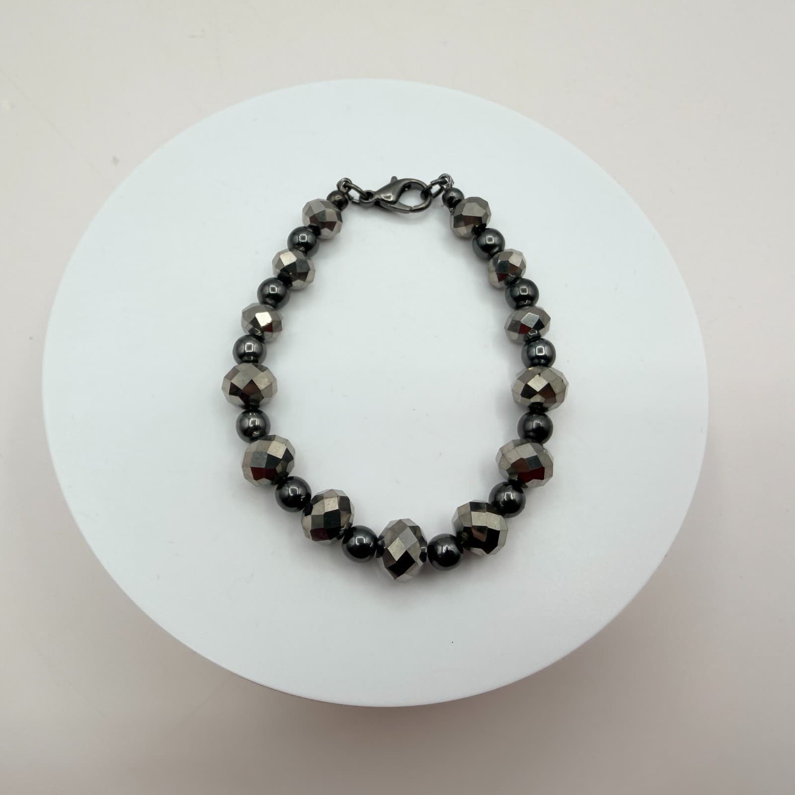 Vintage 90s Gunmetal Tone Round Faceted Beaded Stretch Bracelet Women's Jewelry - Thumbnail 5