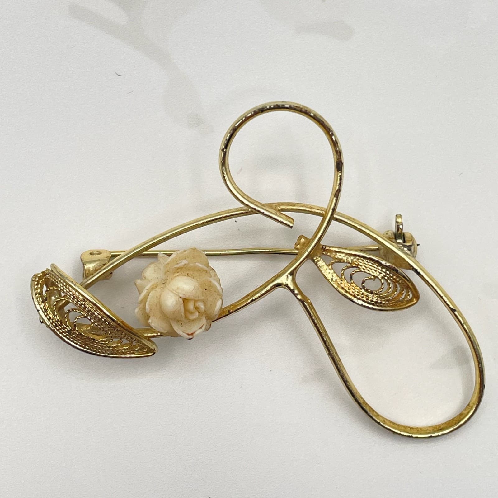 Vintage VTG Gold Tone Brooch Carved Rose Flower Filigree Leaf Pin Floral Signed - Thumbnail 11