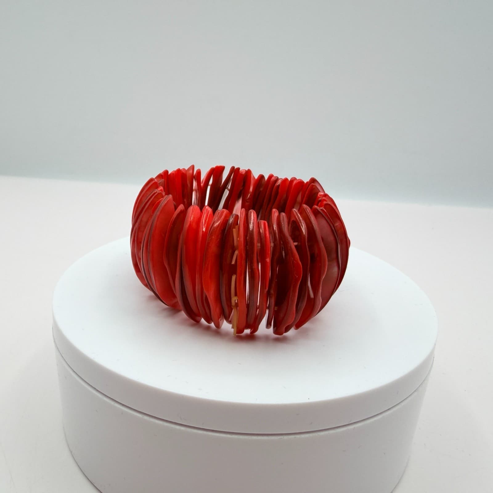 Vintage Y2K Red Mother of Pearl Shell Stretch Bracelet Statement Women's Jewelry - Thumbnail 8