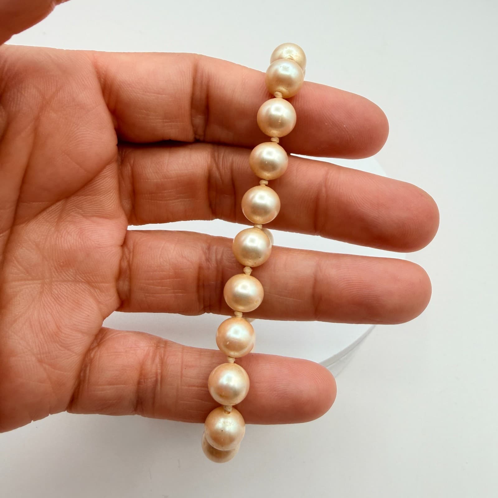 Vintage 90s Gold Tone Cream Faux Pearl Bracelet Women's Classic Fashion Jewelry - Thumbnail 9
