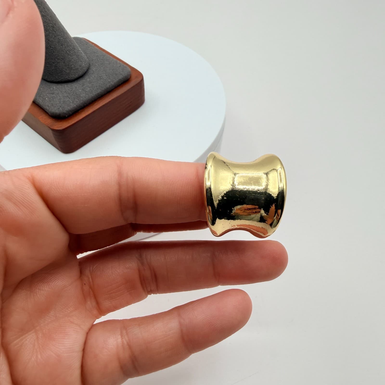 Vintage 90s Gold Tone Chunky Wide Concave Ring Statement Women's Fashion Jewelry - Thumbnail 6