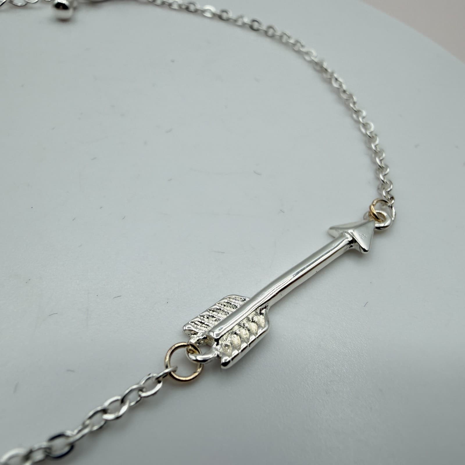 Vintage 90s Silver Tone Arrow Charm Bracelet Minimalist Women's Classic Jewelry - Thumbnail 4