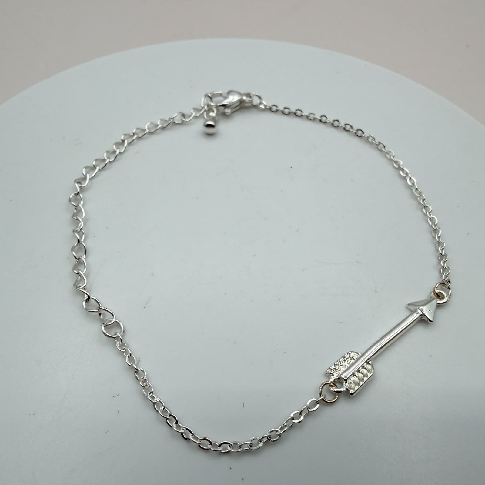 Vintage 90s Silver Tone Arrow Charm Bracelet Minimalist Women's Classic Jewelry - Thumbnail 5