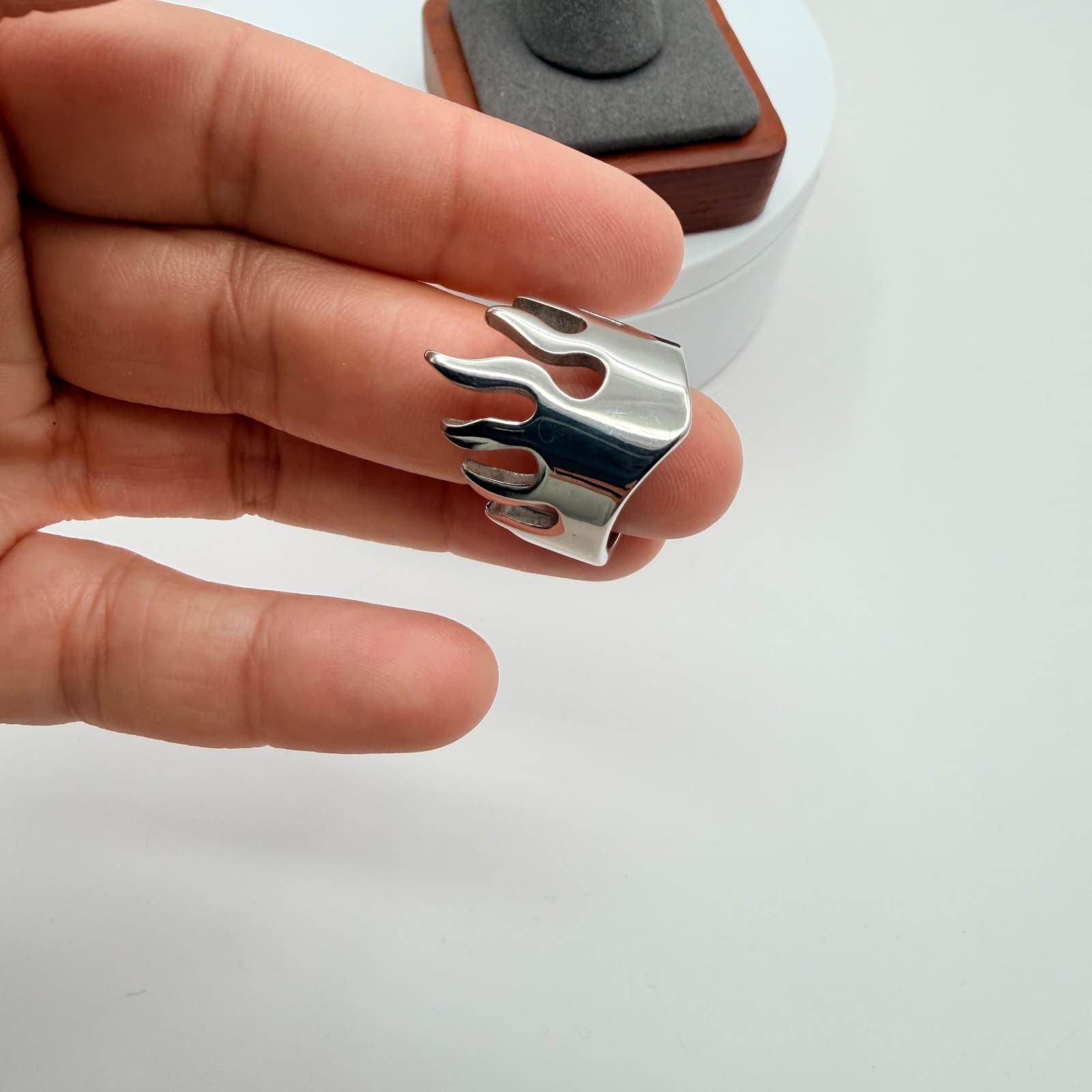 Vintage Y2K Silver Tone Flame Ring Statement Unisex Classic Fashion Jewelry - Thumbnail 9