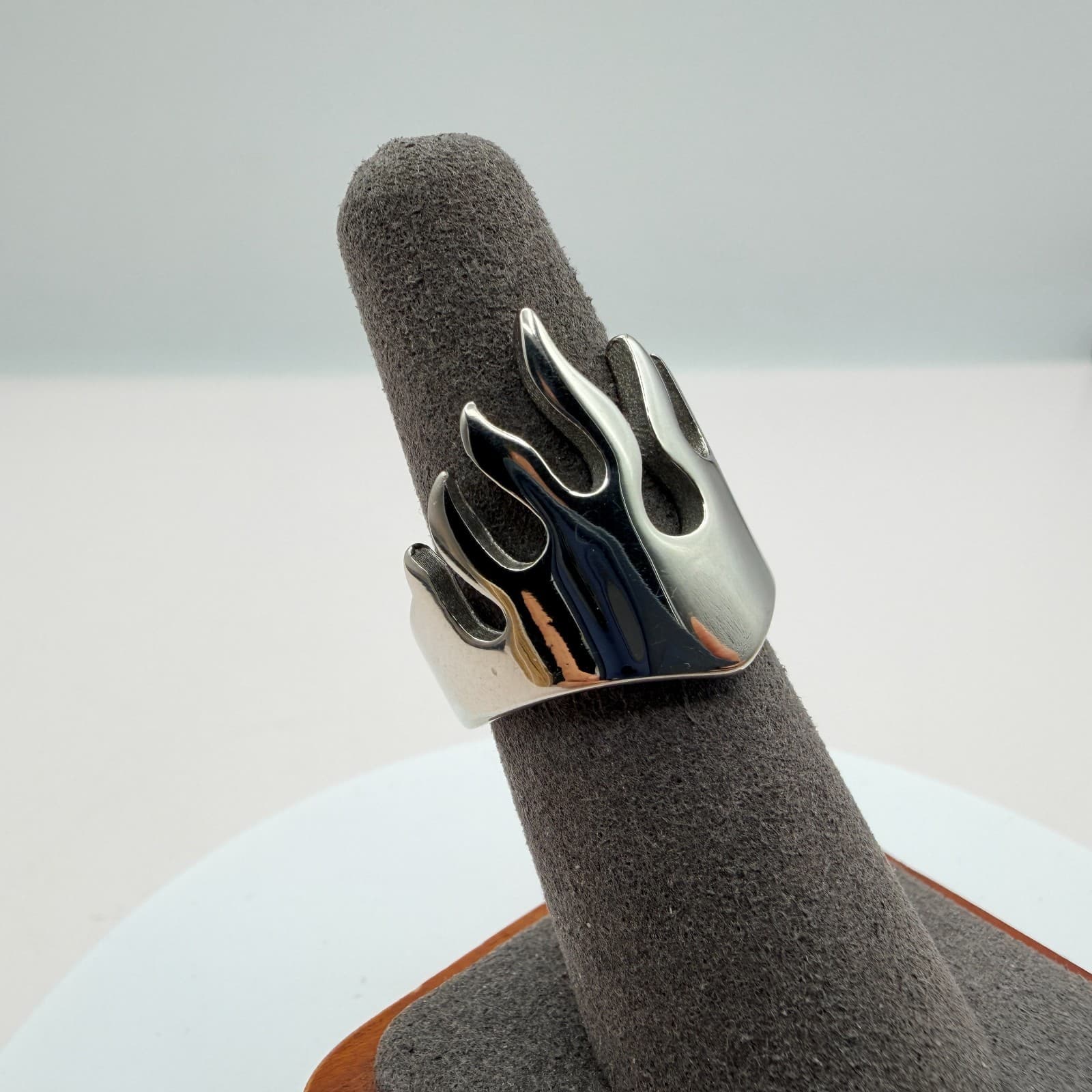 Vintage Y2K Silver Tone Flame Ring Statement Unisex Classic Fashion Jewelry - Thumbnail 2