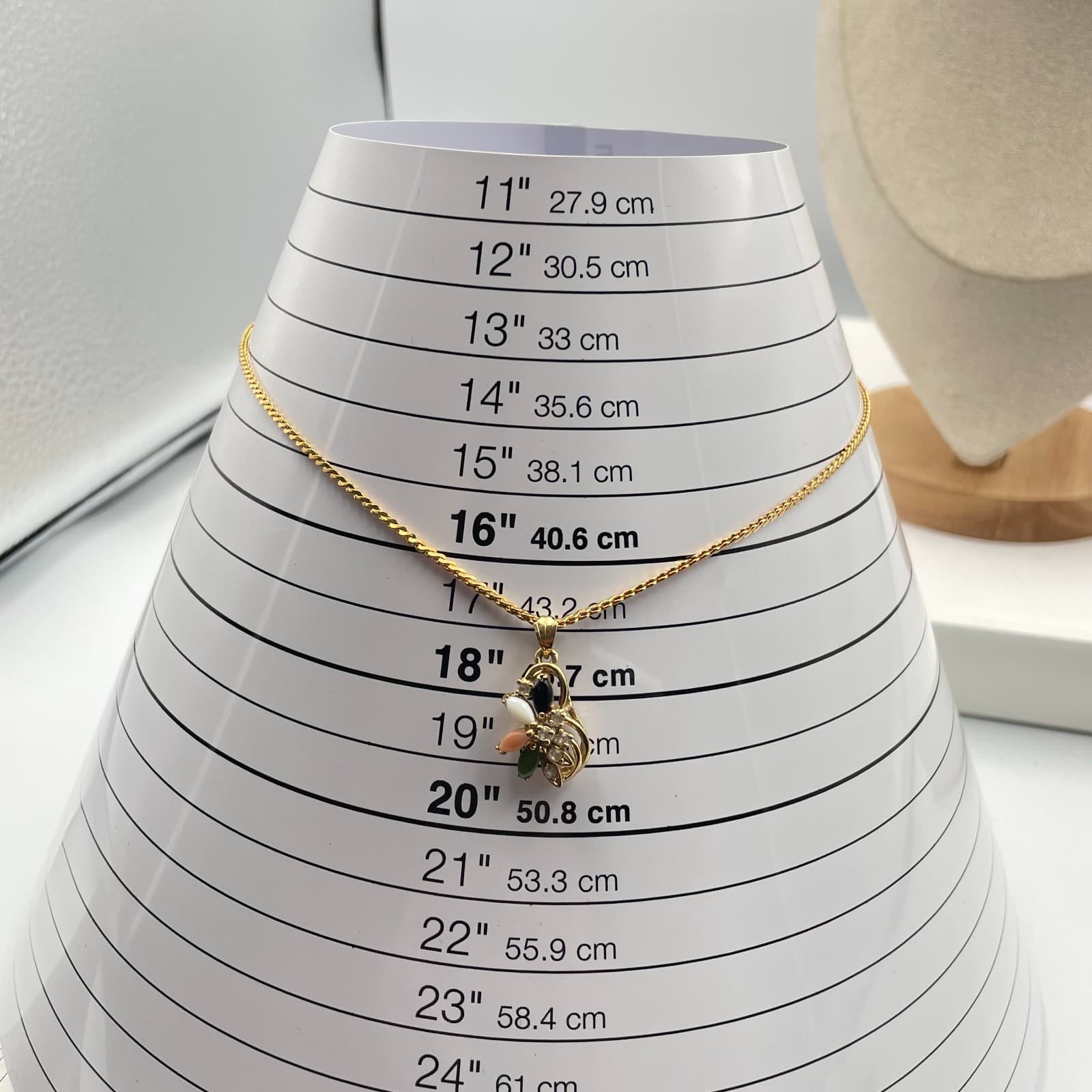 Vintage Multi Stone Pendant Necklace Gold Tone Jade Coral MOP Chain Floral - Thumbnail 8