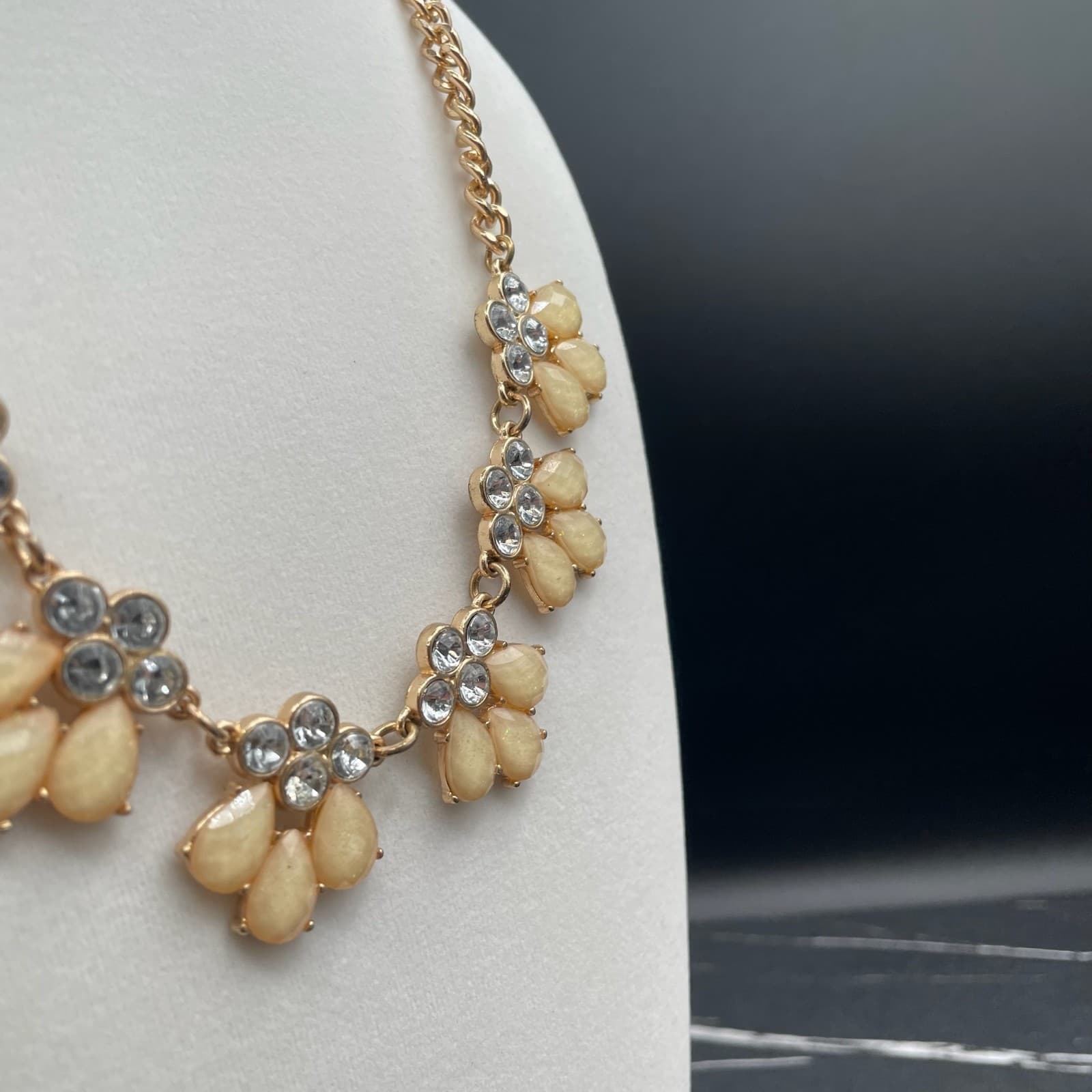 Vintage Faux Opal Rhinestone Gold-Tone Floral Cluster Fashion Bib Necklace - Thumbnail 12