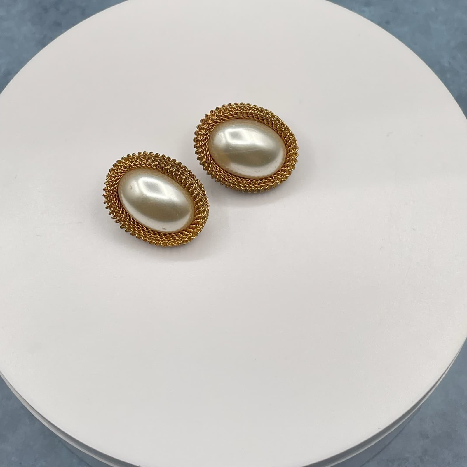 Vintage Faux Pearl Oval Stud Earrings Gold Tone Rope Border Button Style - Thumbnail 2