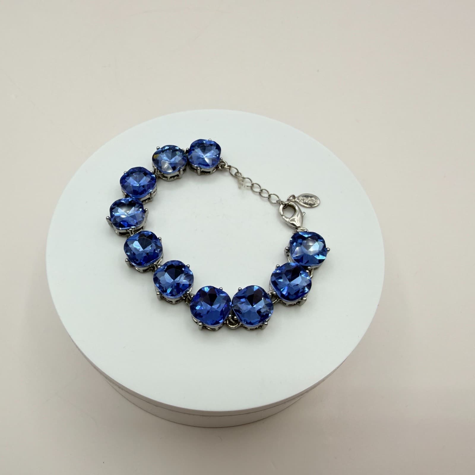 Vintage 90s Blue Cushion Cut Crystal Bracelet Silver Tone Rhodium Finish Jewelry - Thumbnail 8