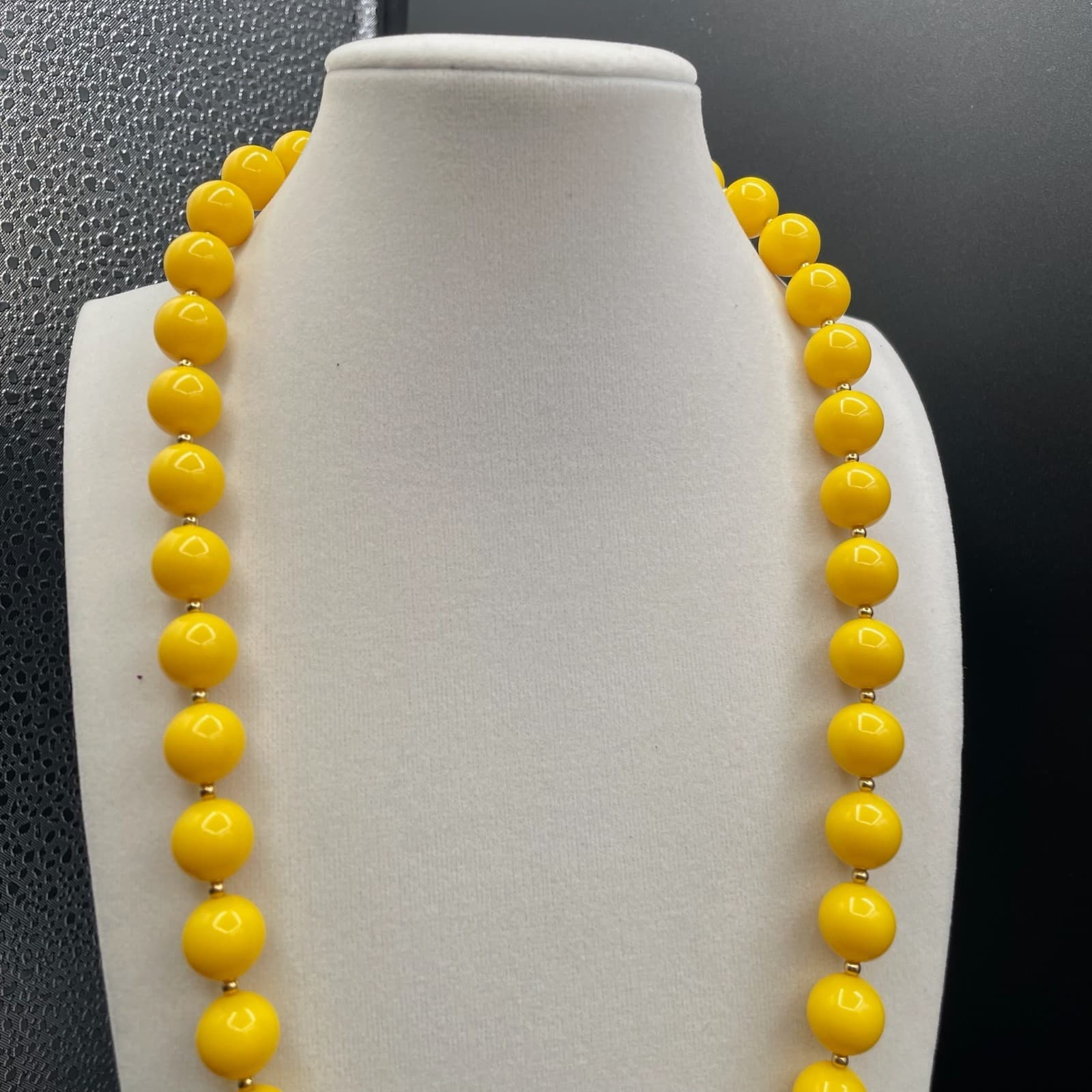 Vintage Yellow Graduated Glossy Retro Fashion Classic Bead Necklace - Thumbnail 3