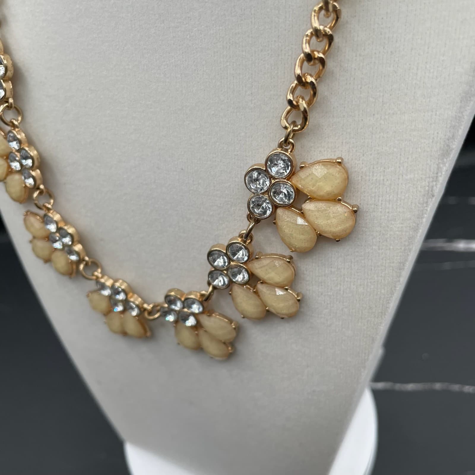 Vintage Faux Opal Rhinestone Gold-Tone Floral Cluster Fashion Bib Necklace - Thumbnail 11