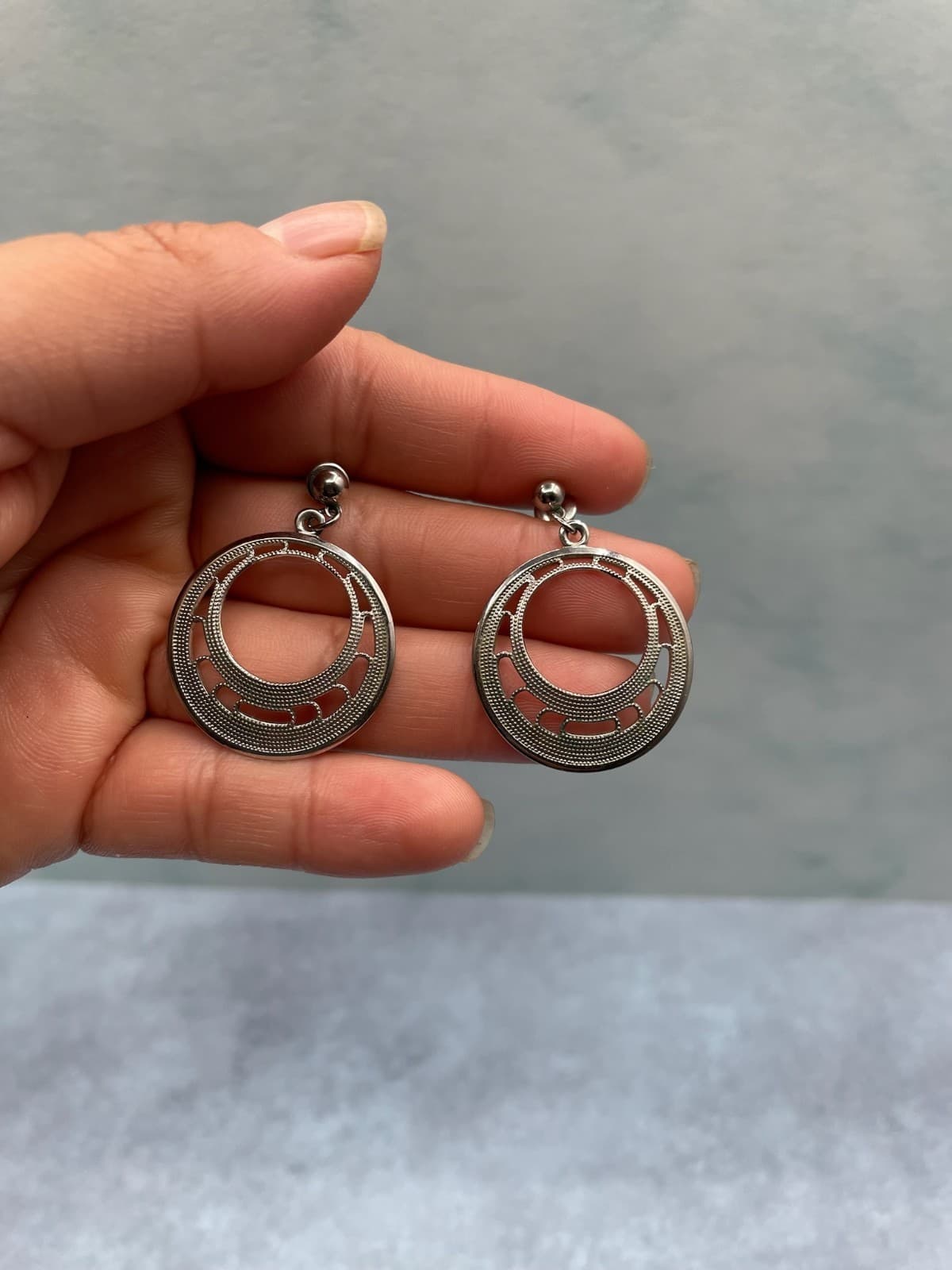 Vintage Silver Tone Cutout Textured Round Hoop Dangle Modern Post Stud Drop - Thumbnail 9