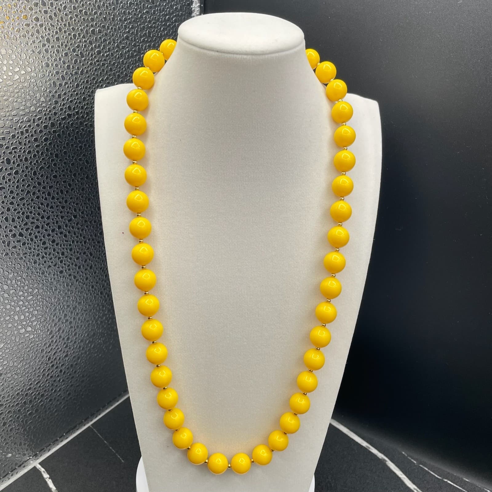 Vintage Yellow Graduated Glossy Retro Fashion Classic Bead Necklace - Thumbnail 2