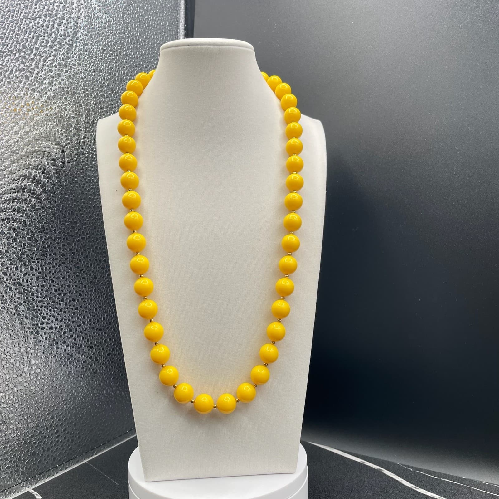 Vintage Yellow Graduated Glossy Retro Fashion Classic Bead Necklace - Thumbnail 4